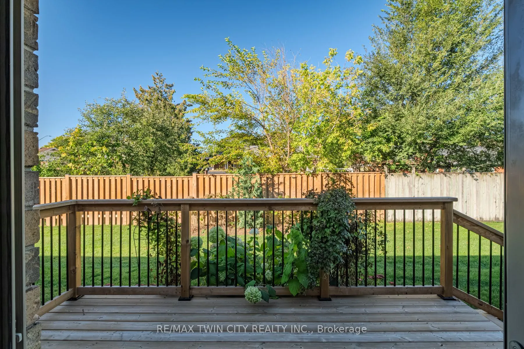 110 Somerset Road W, #9
