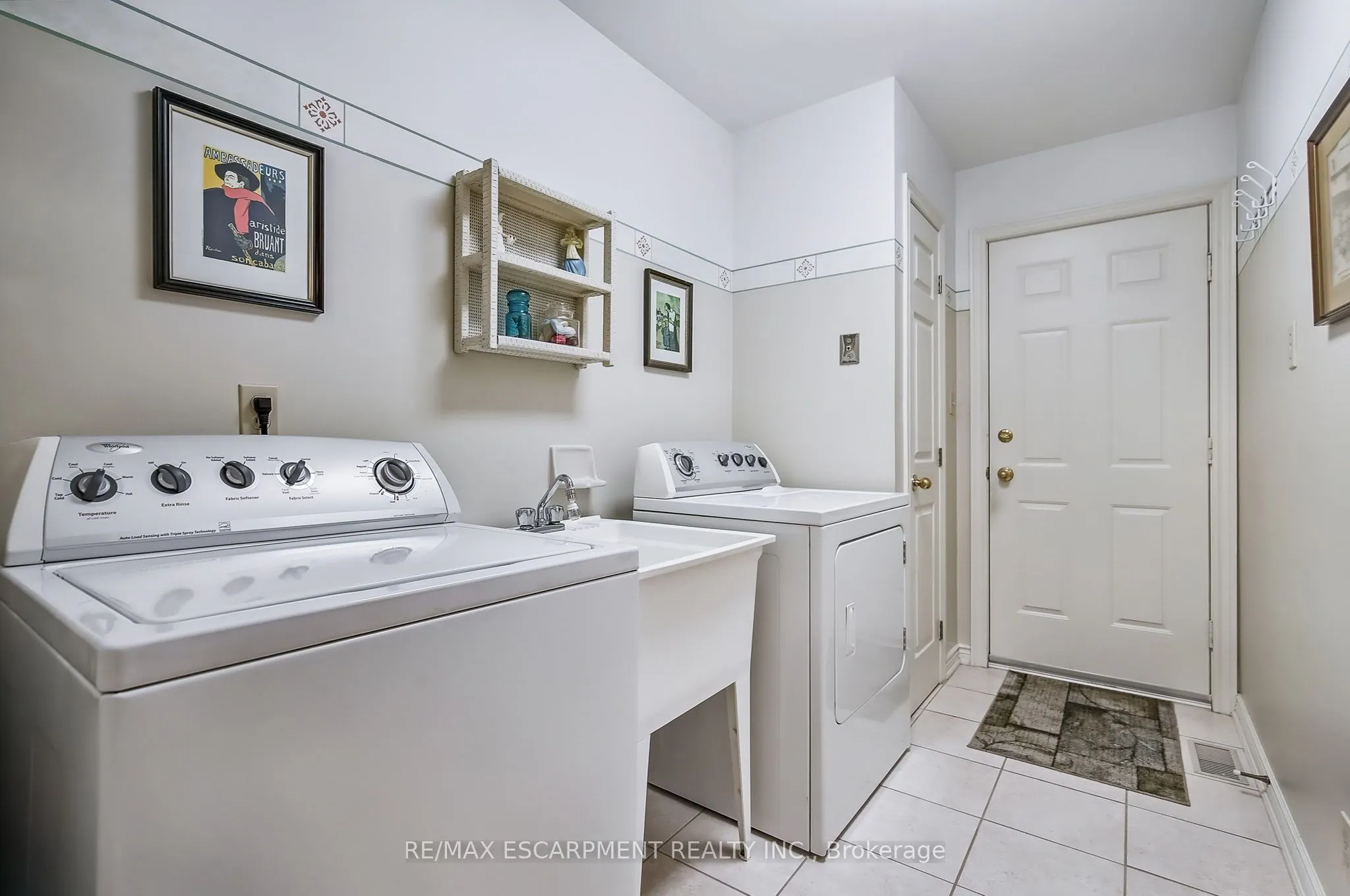 21 RIVIERA Ridge