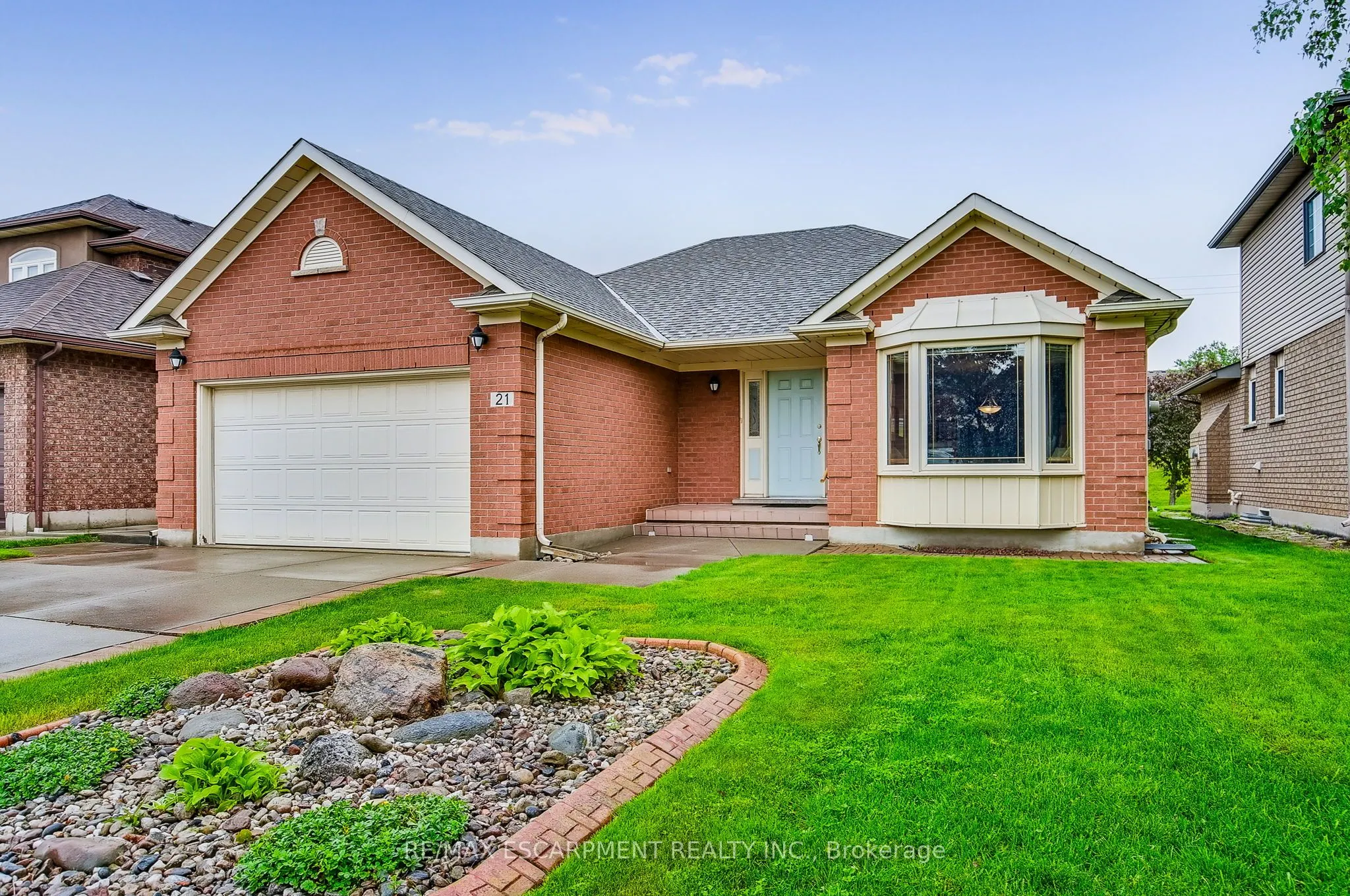 21 RIVIERA Ridge