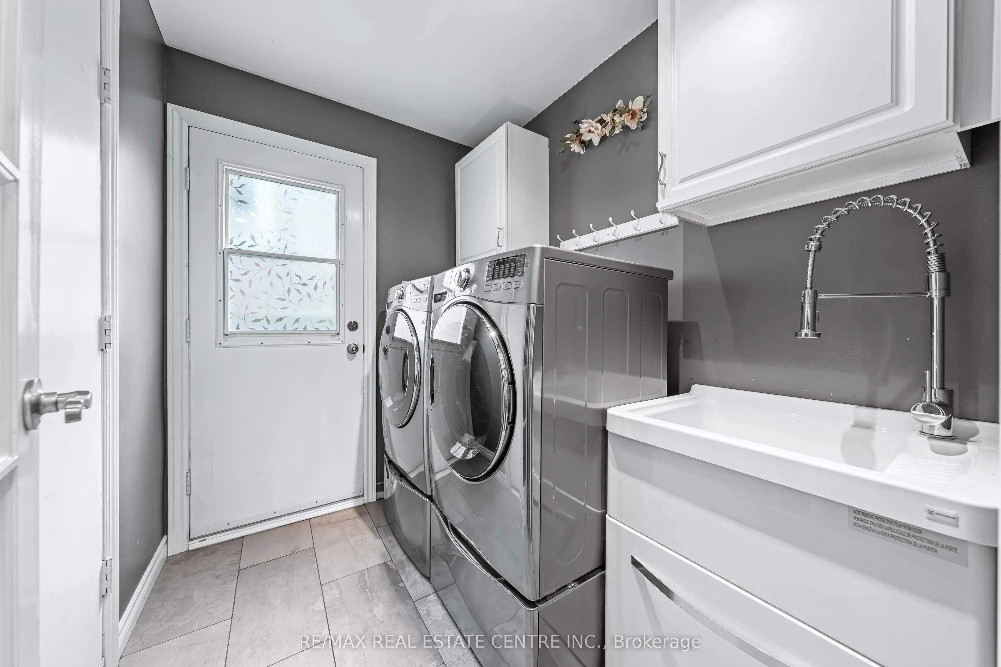 163 GLENVALLEY Drive