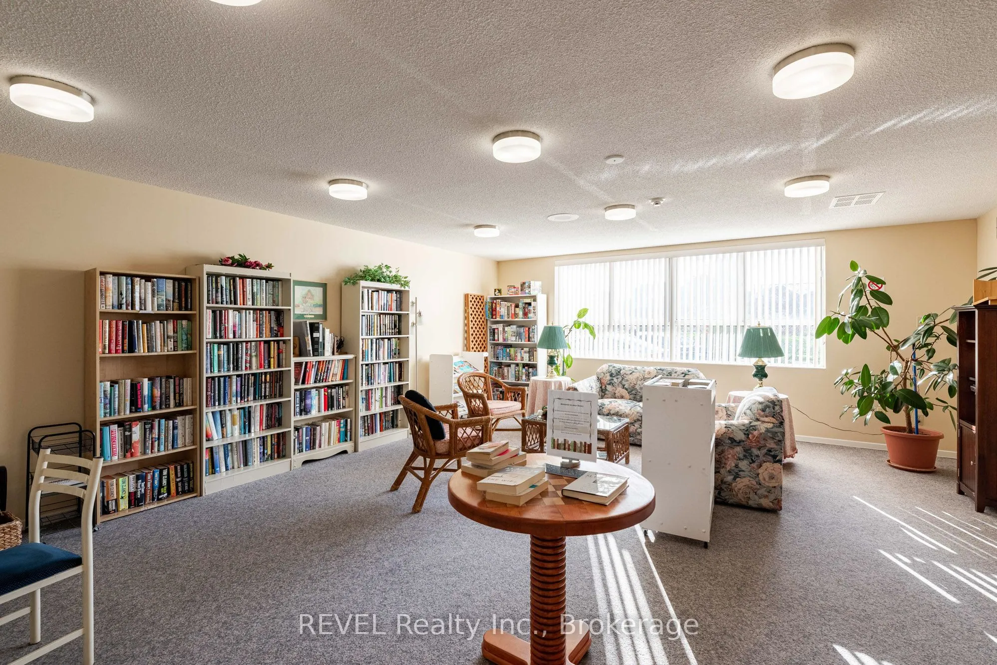 7 GALE Crescent, #PH 4