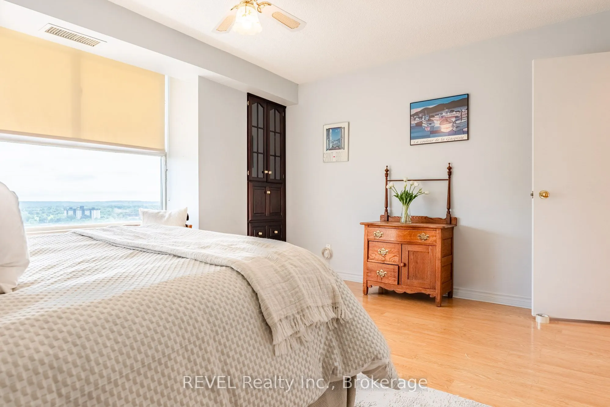 7 GALE Crescent, #PH 4