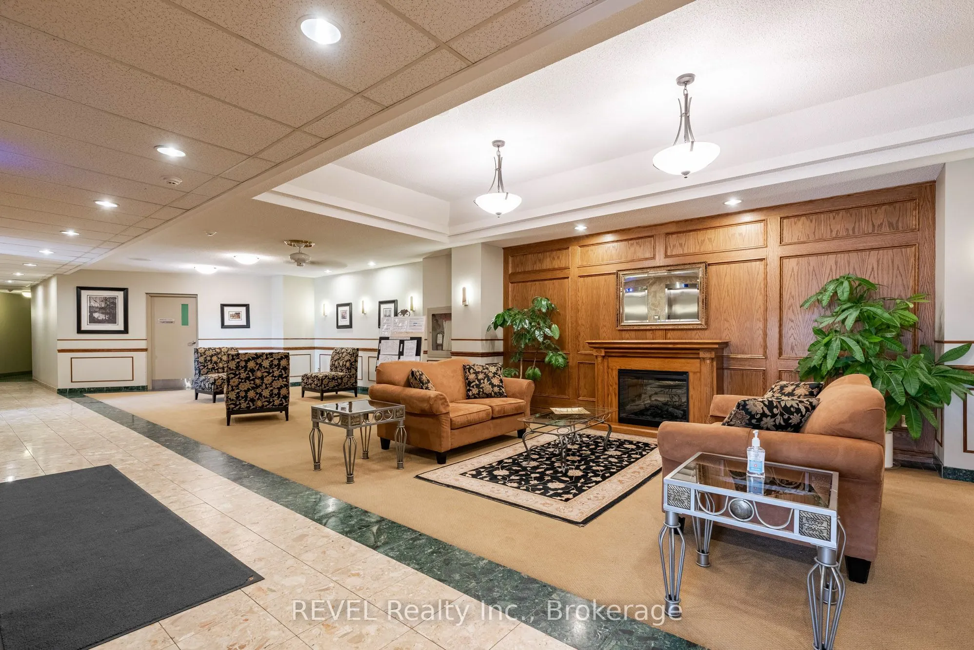 7 GALE Crescent, #PH 4