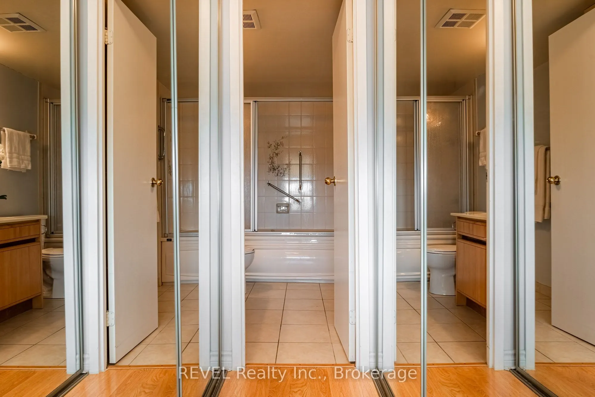 7 GALE Crescent, #PH 4