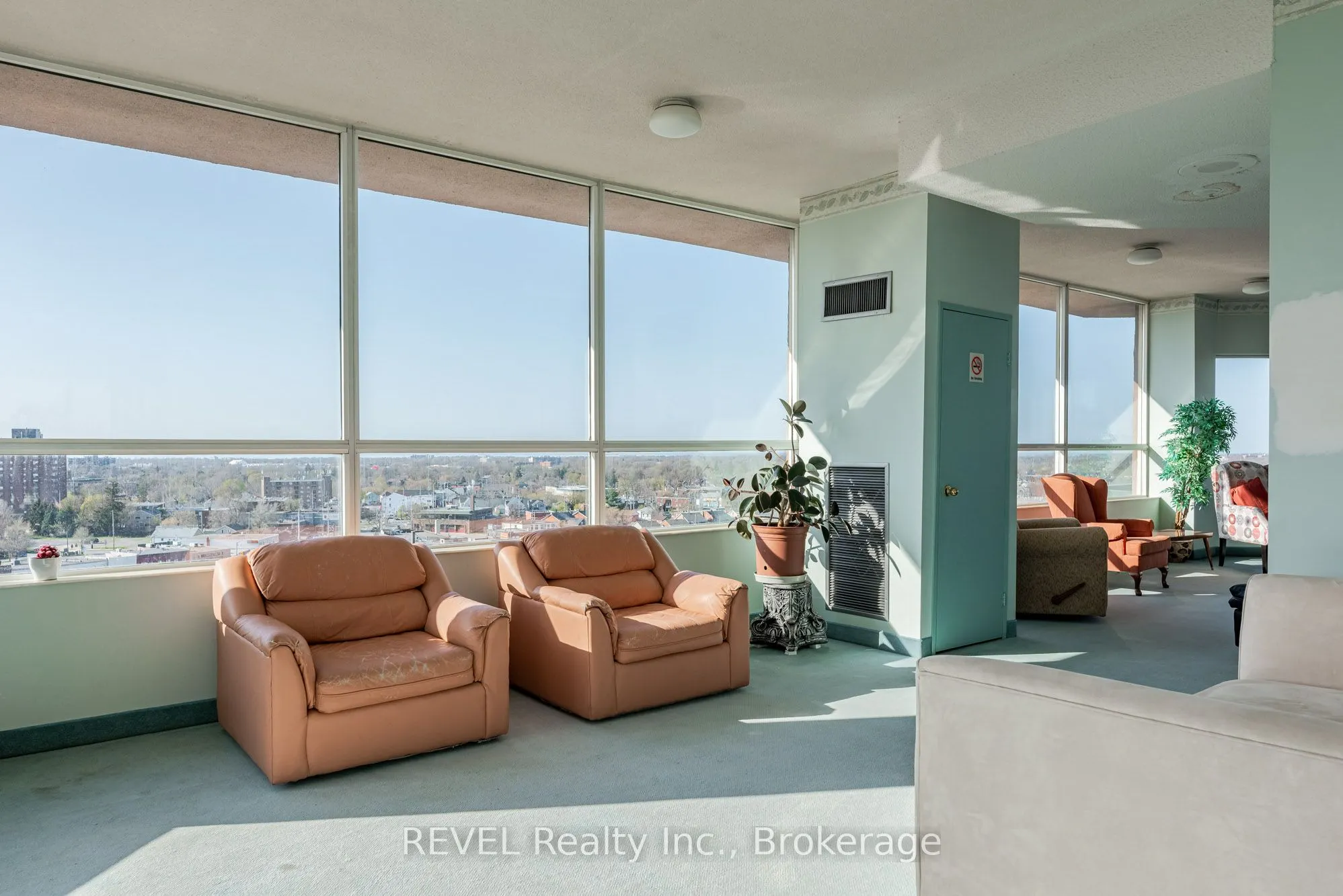 7 GALE Crescent, #PH 4