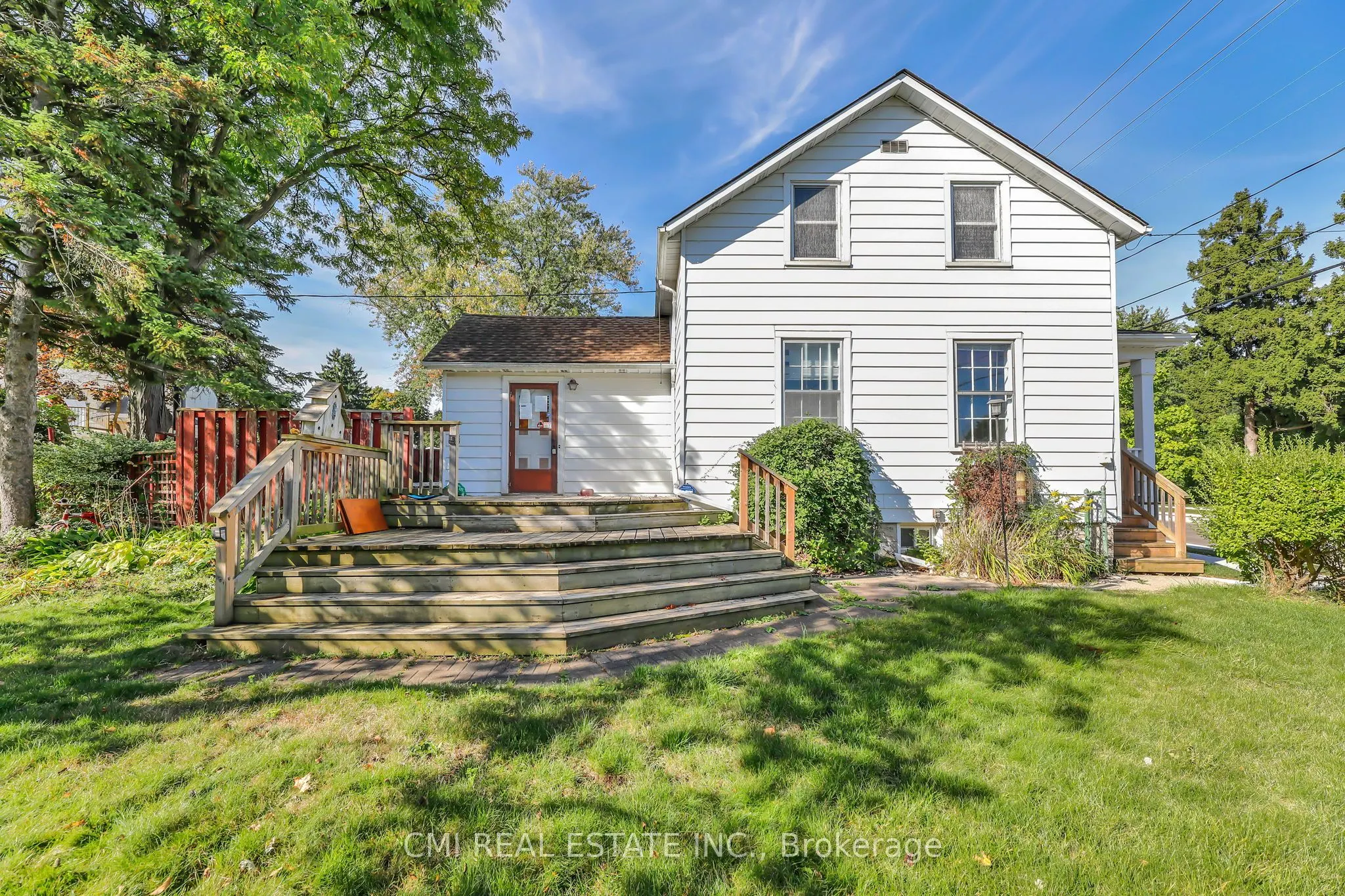 111 Snyder's Road W