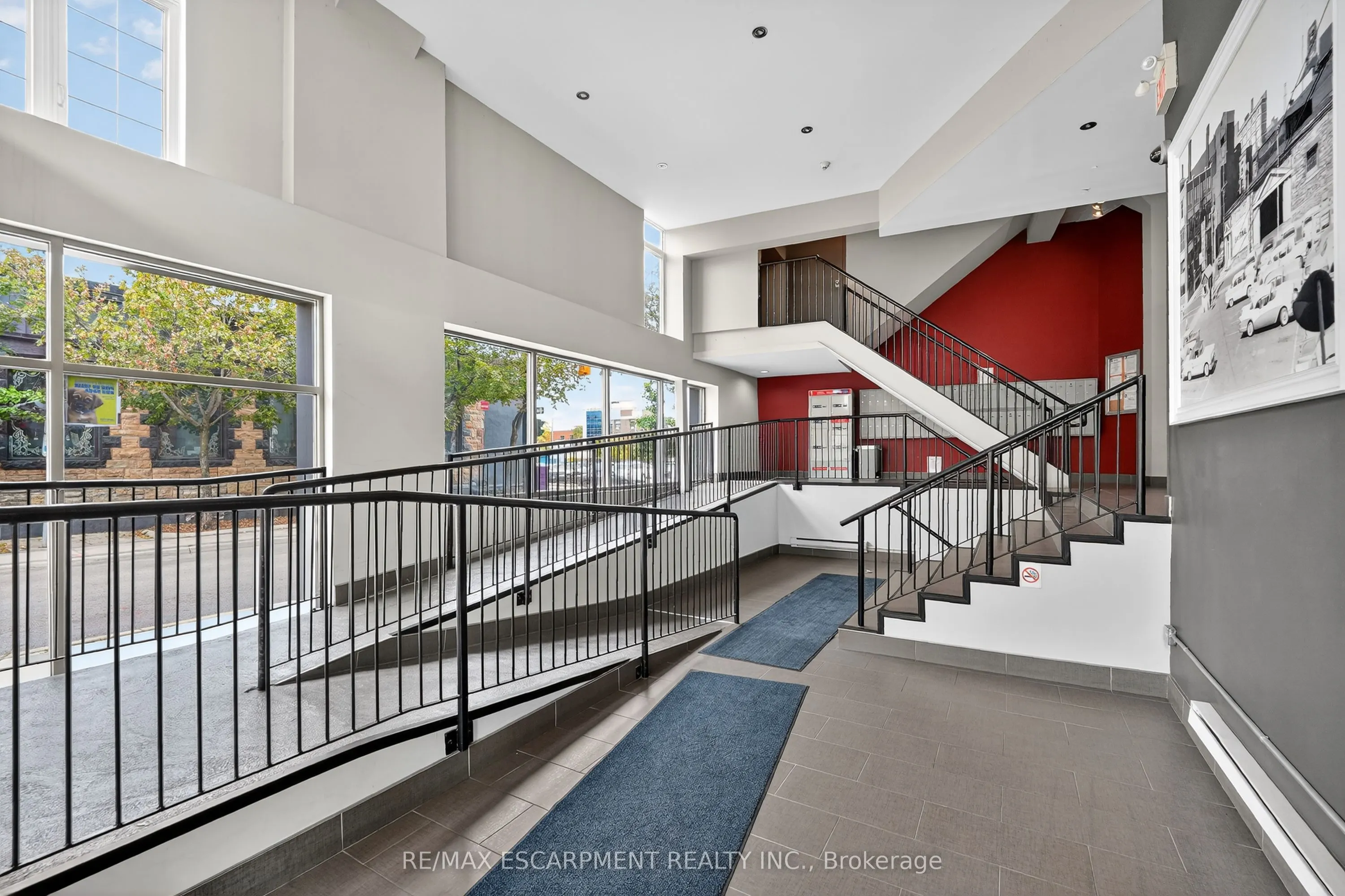 80 King William Street, #404