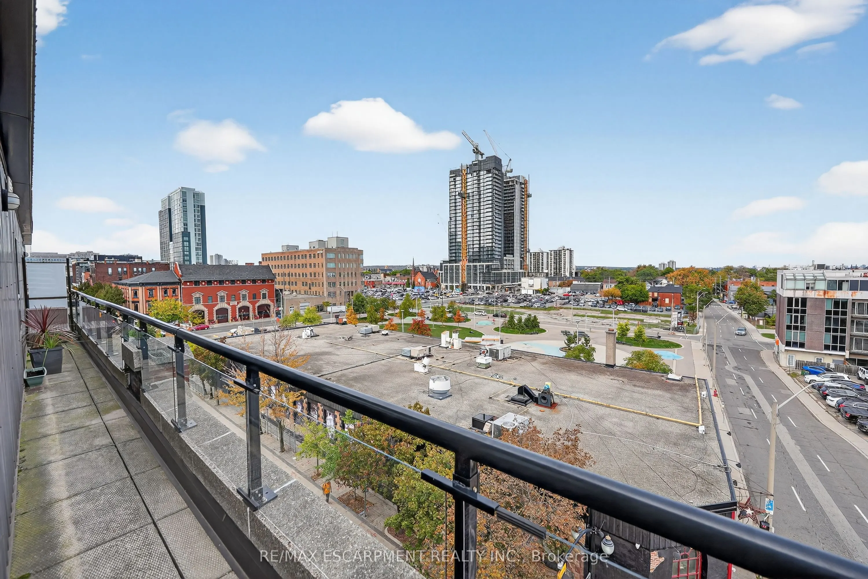 80 King William Street, #404
