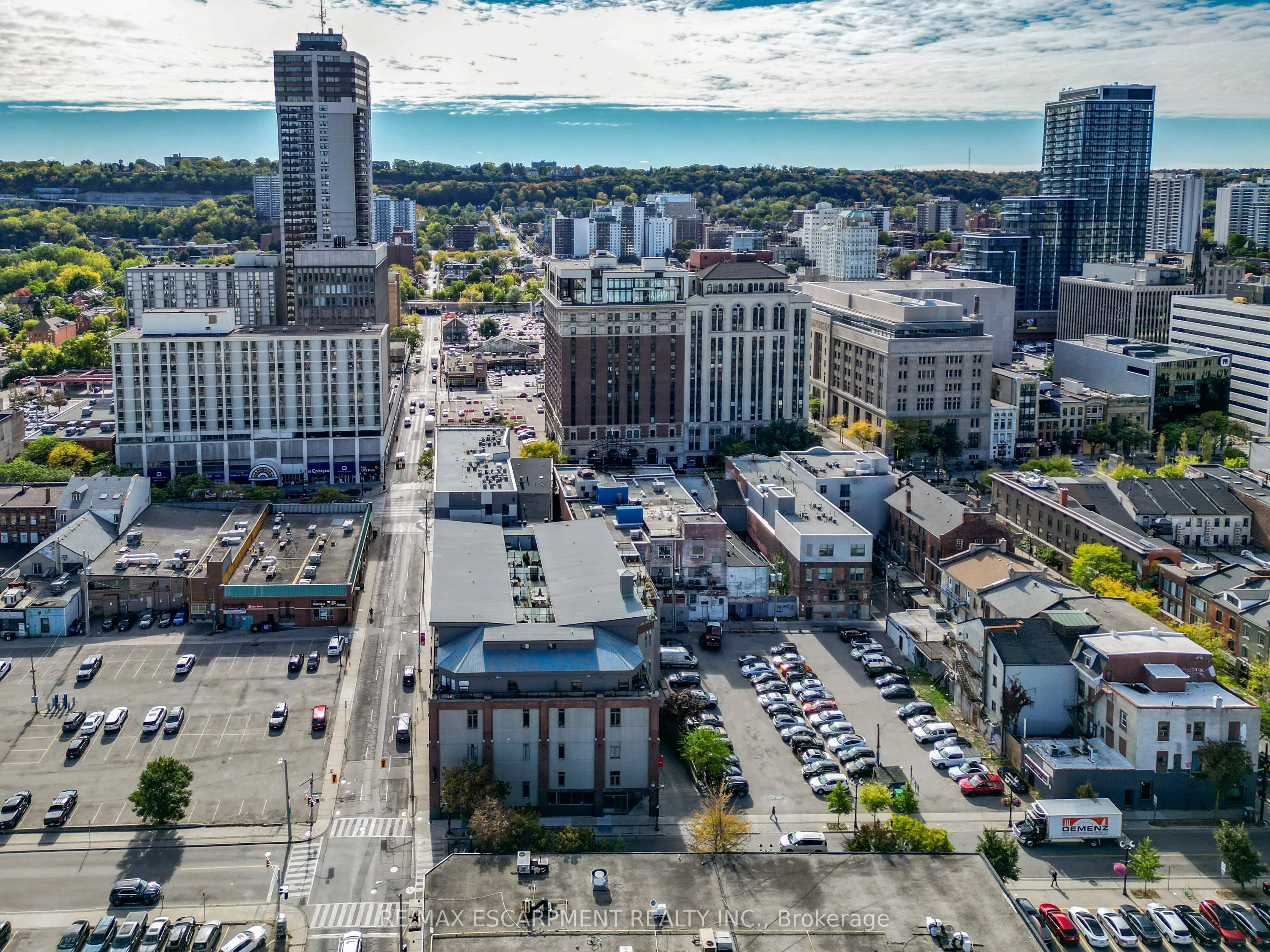 80 King William Street, #404