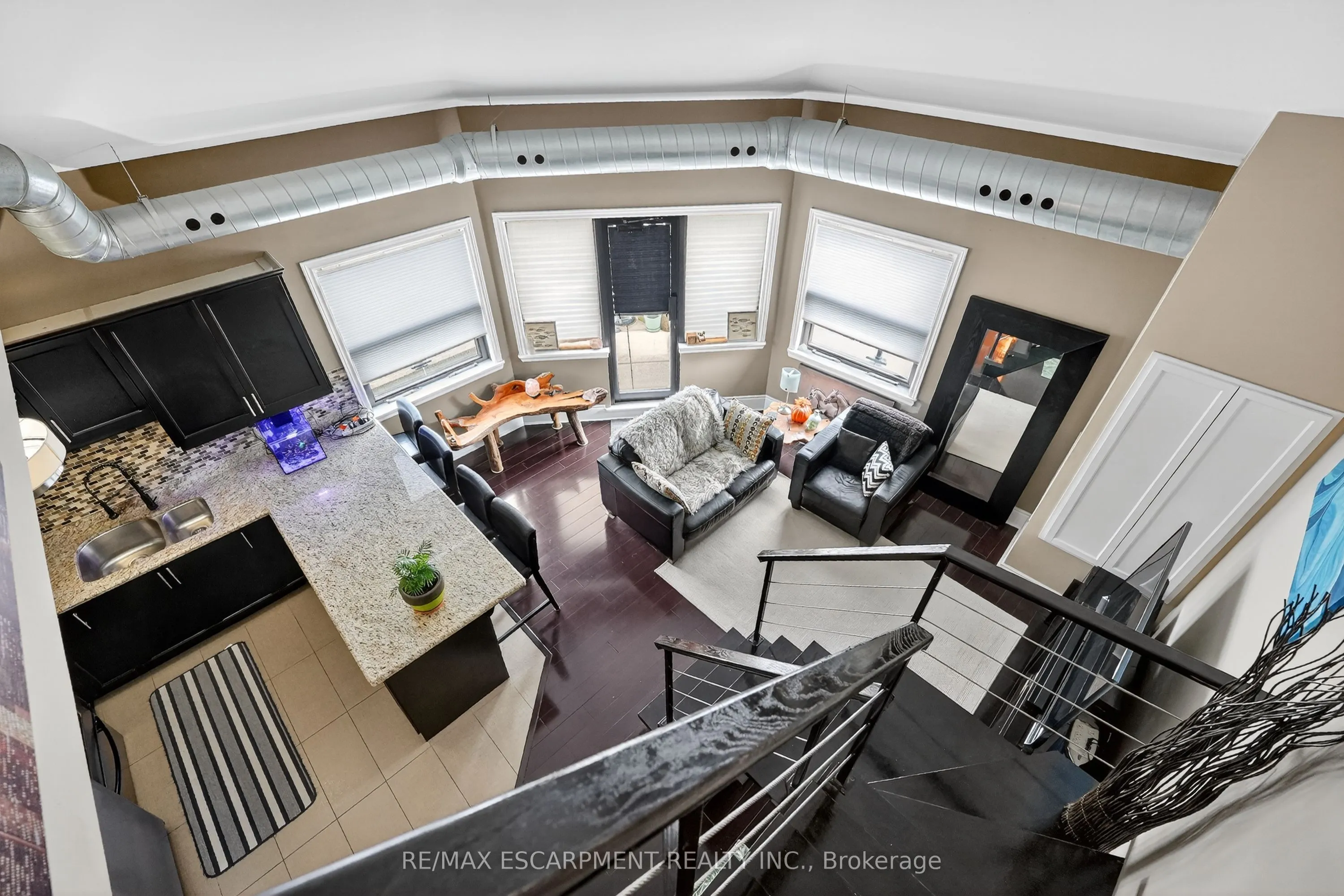 80 King William Street, #404