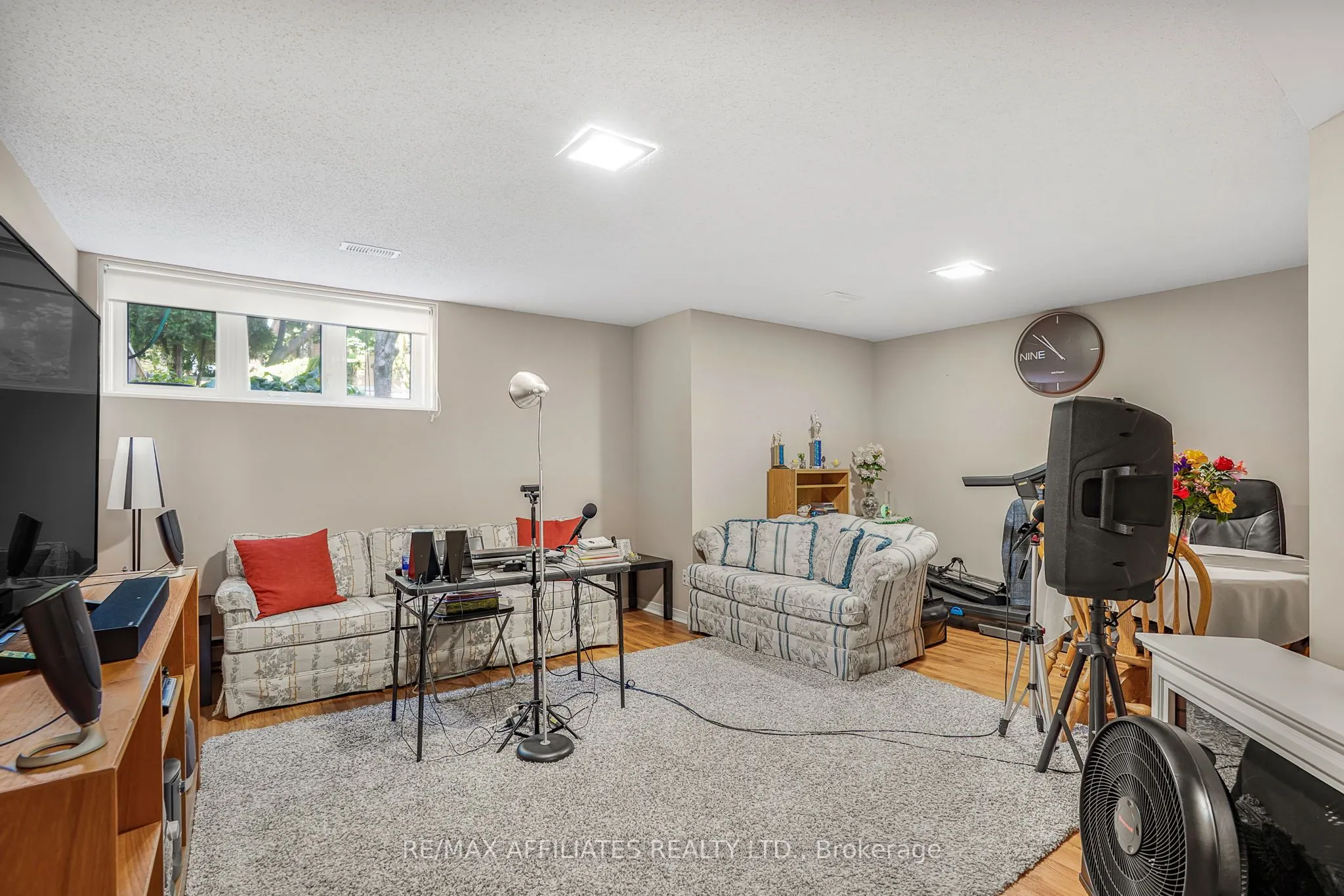 6135 Oak Meadows Drive, #9