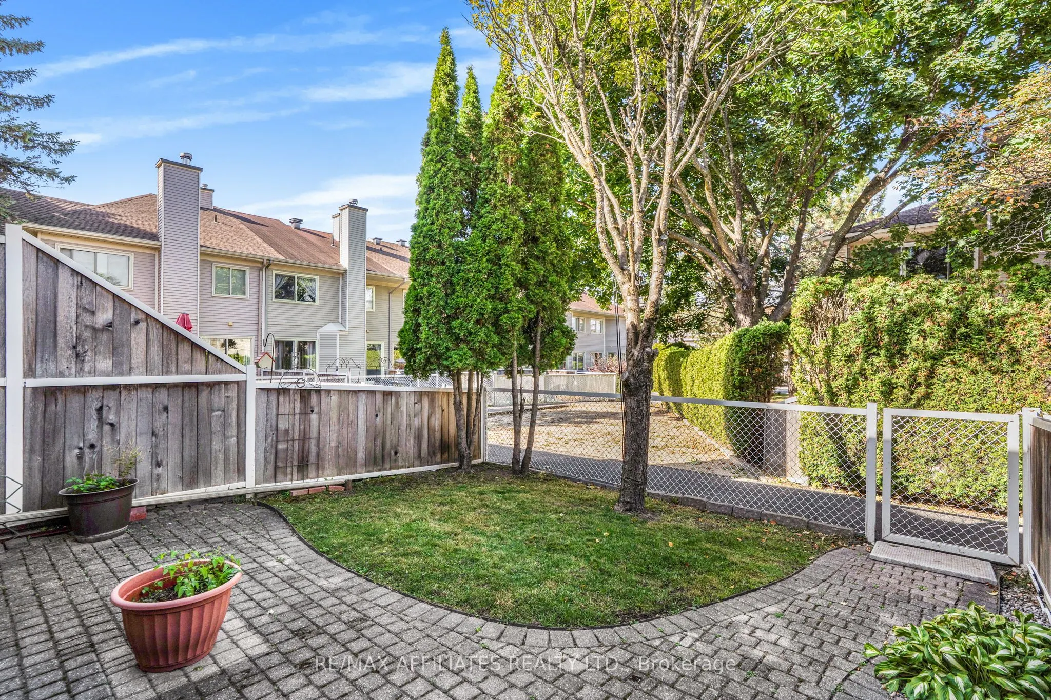 6135 Oak Meadows Drive, #9