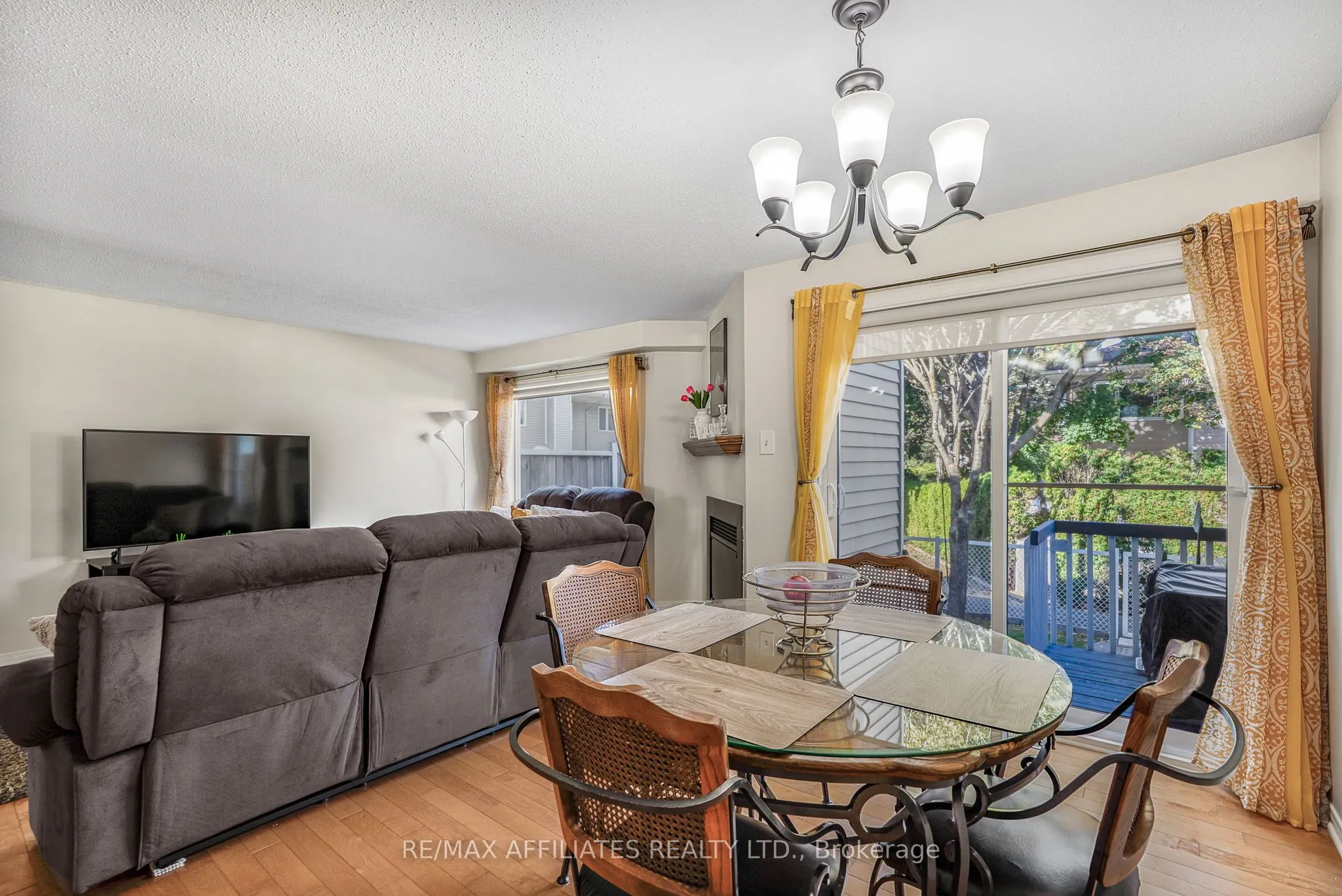 6135 Oak Meadows Drive, #9