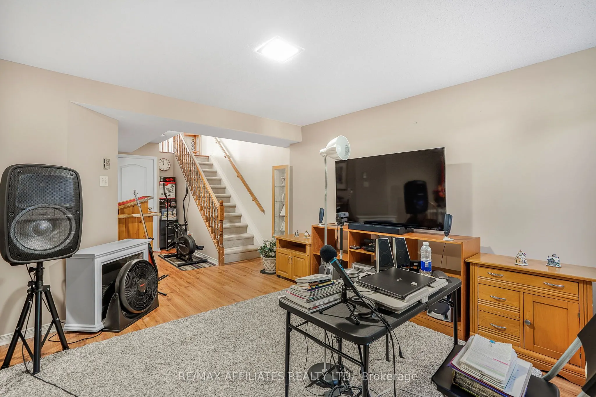 6135 Oak Meadows Drive, #9