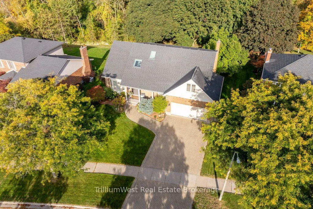 22 Roehampton Court