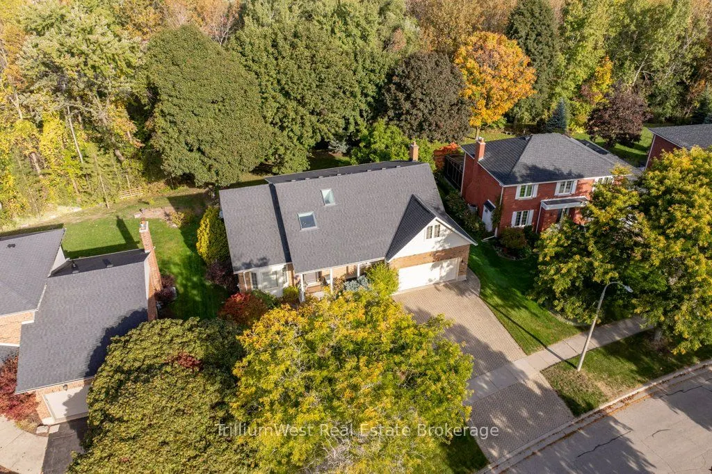 22 Roehampton Court