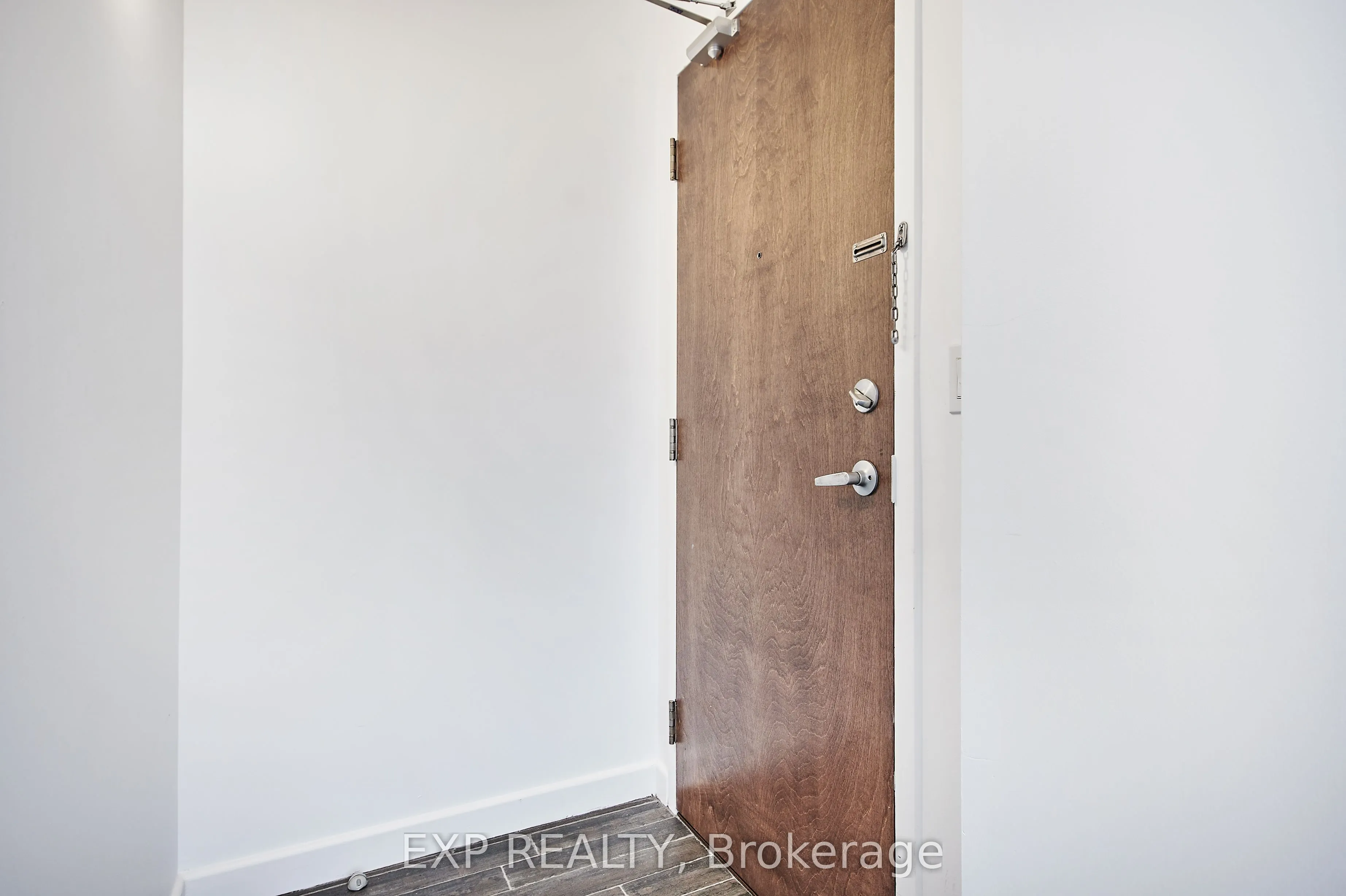 180 York Street, #606