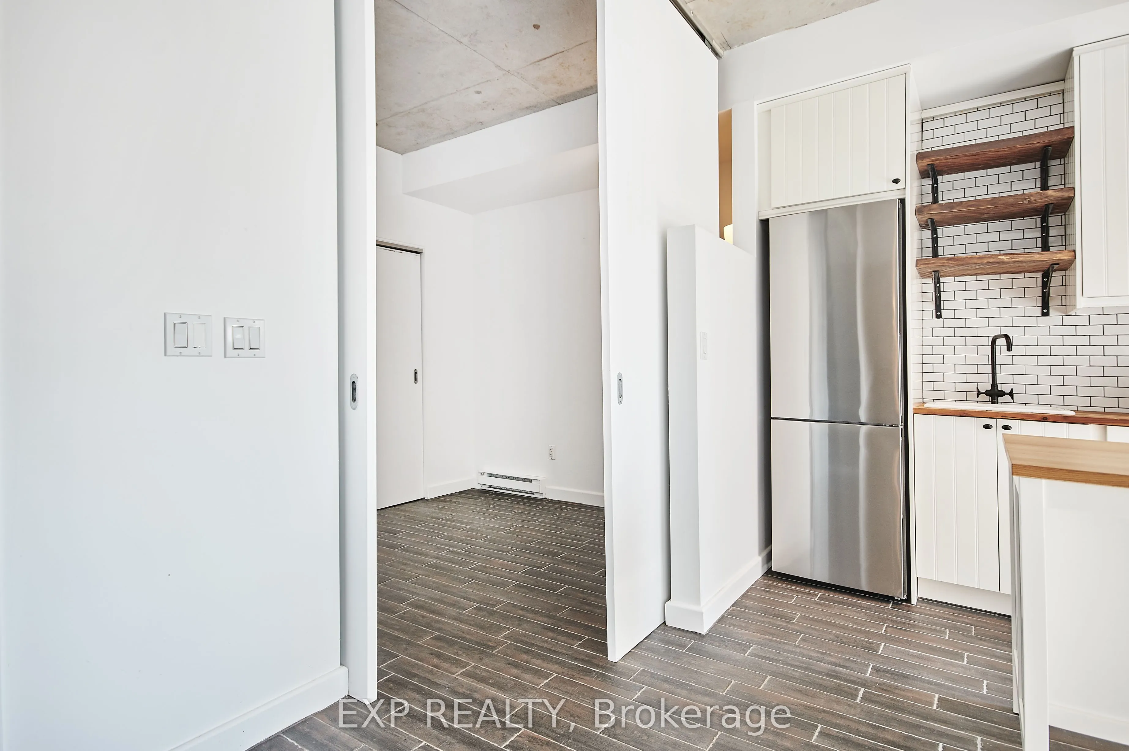 180 York Street, #606