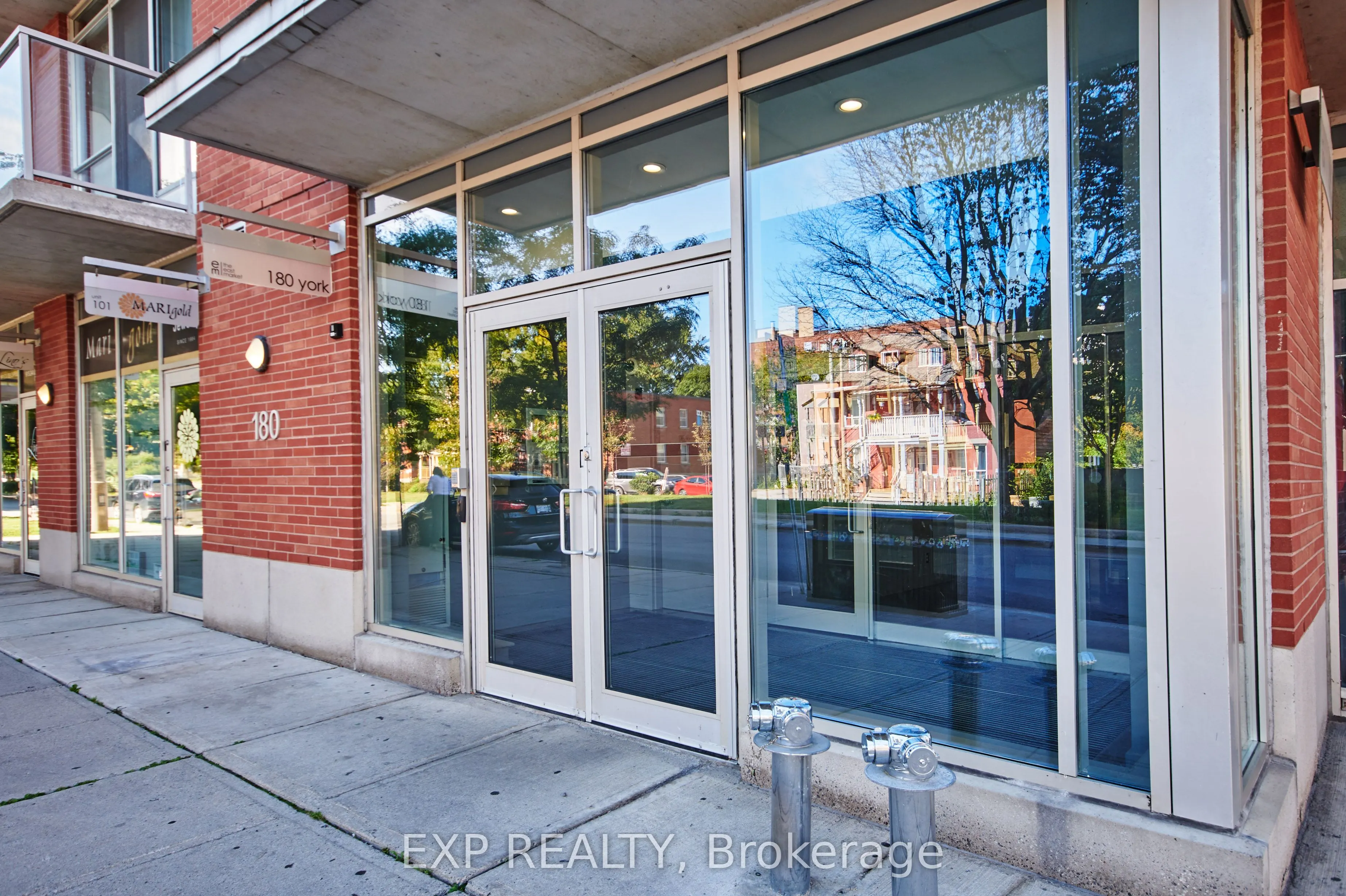 180 York Street, #606