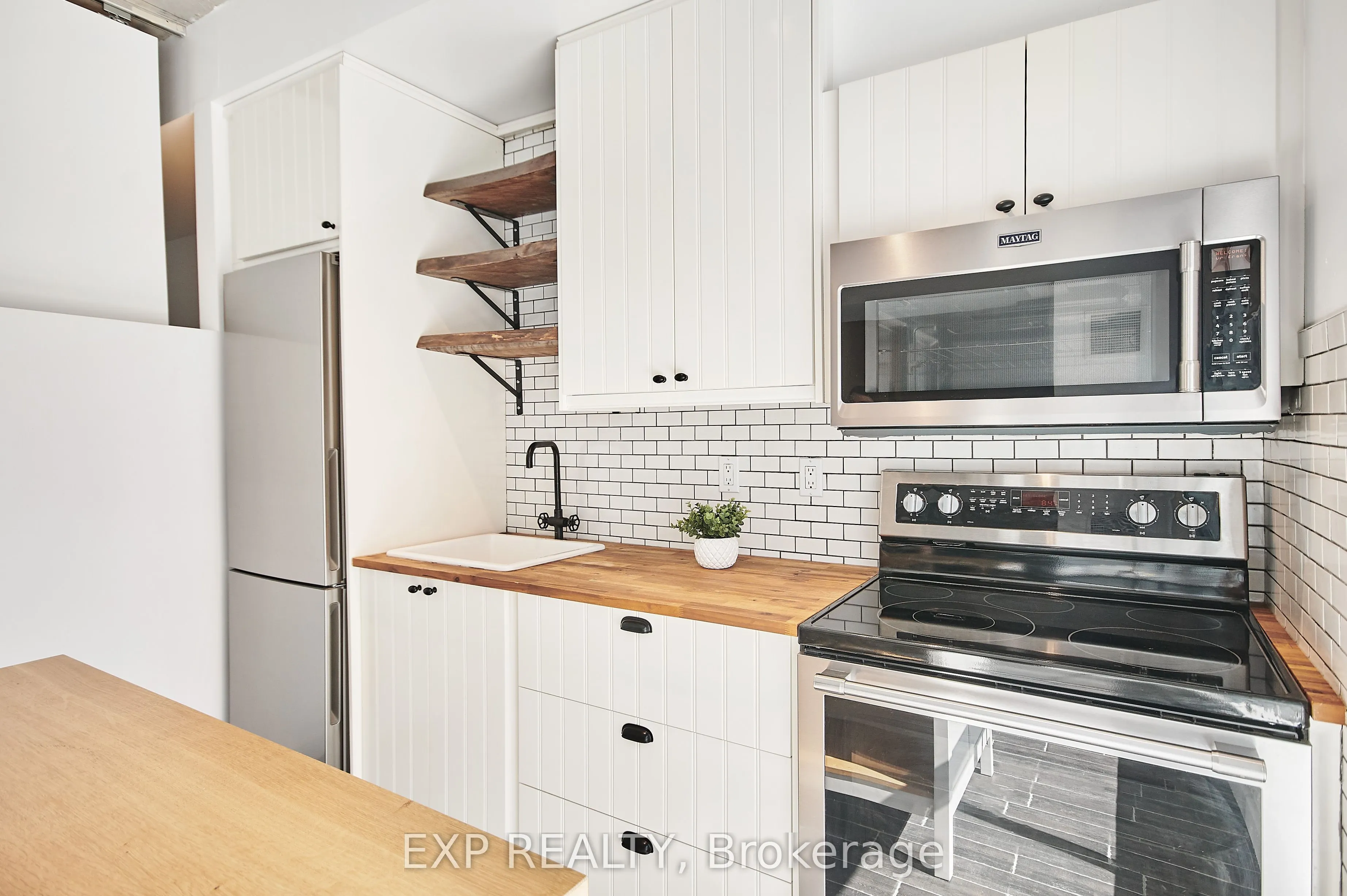 180 York Street, #606