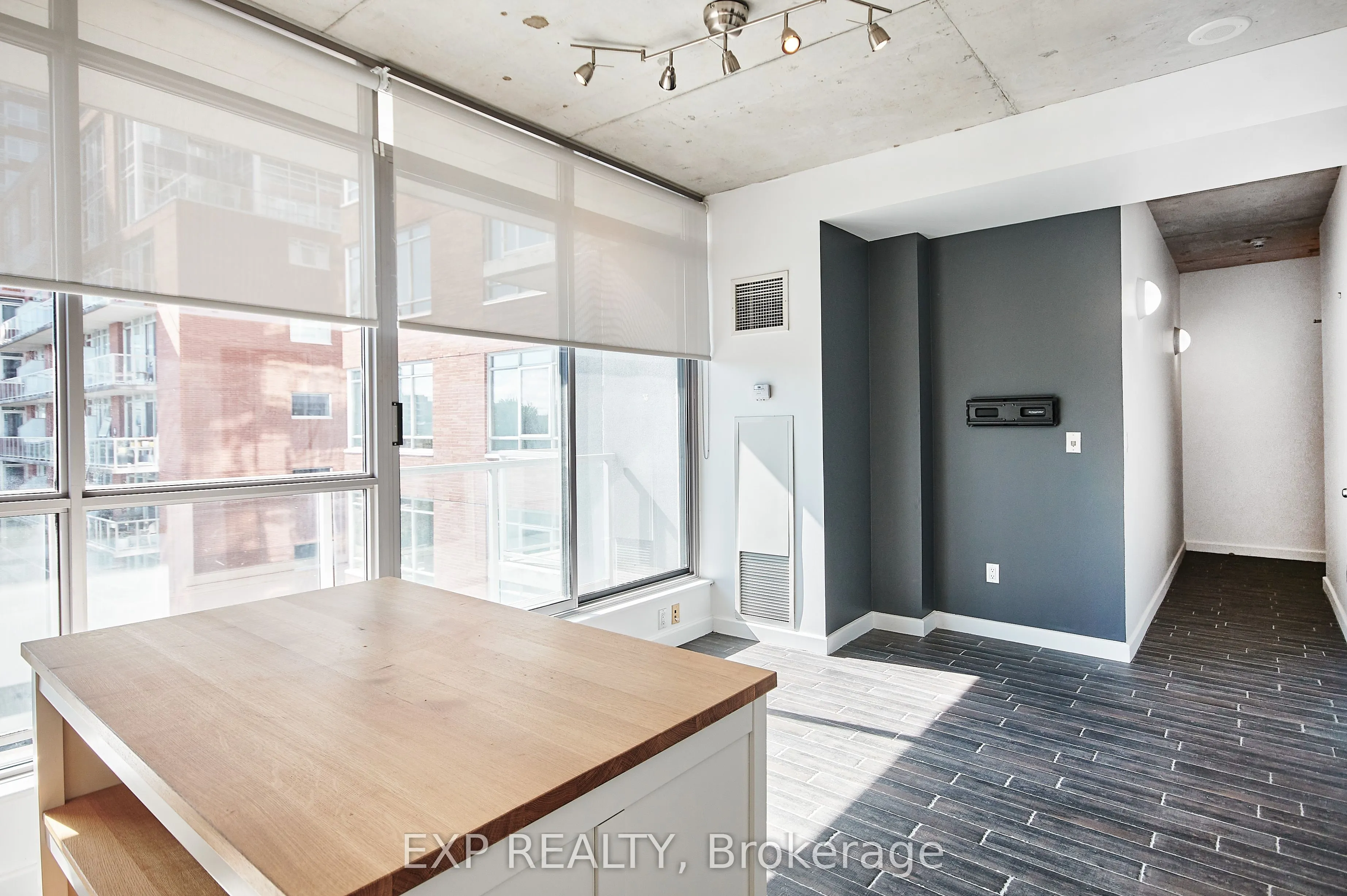 180 York Street, #606