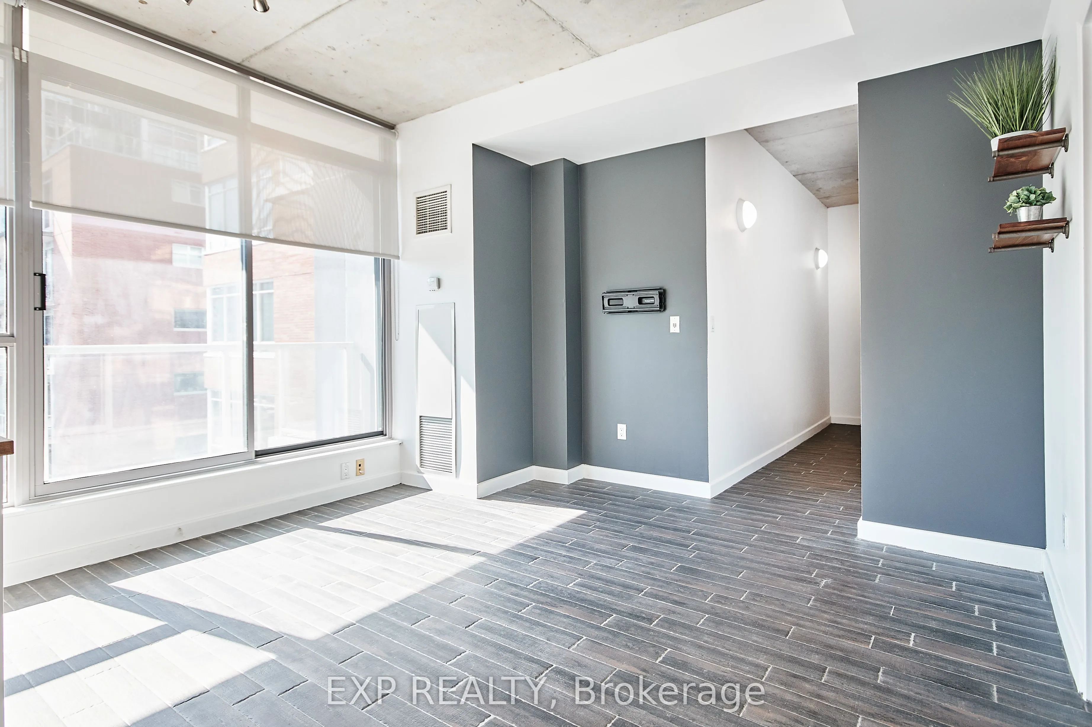 180 York Street, #606