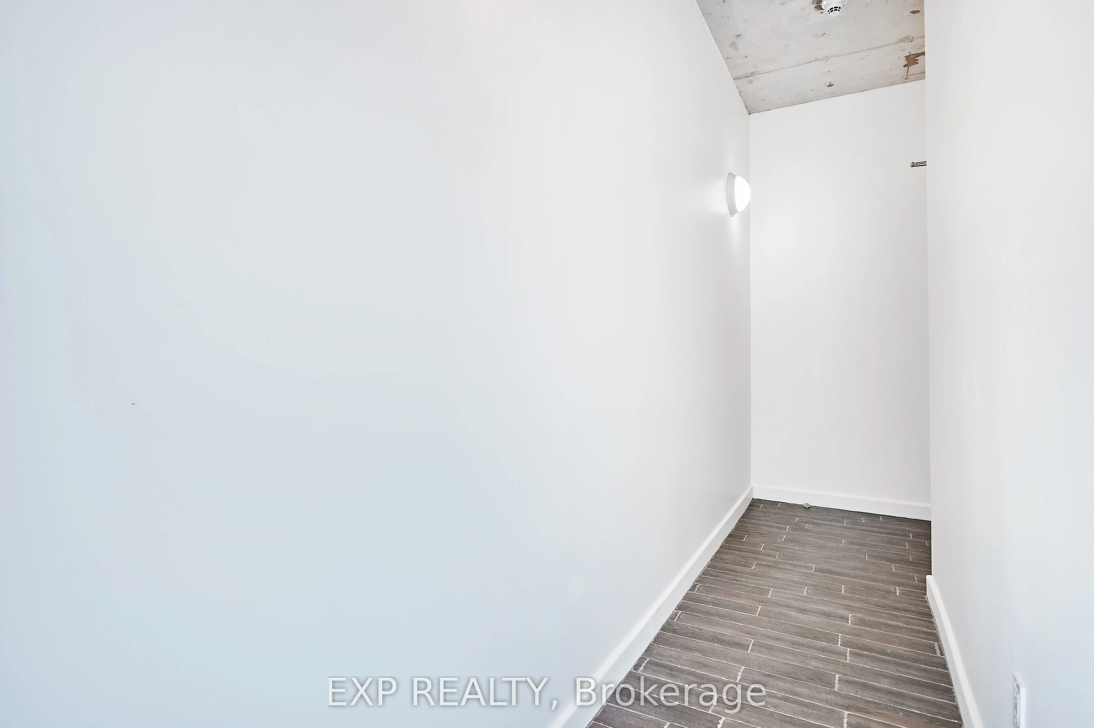 180 York Street, #606