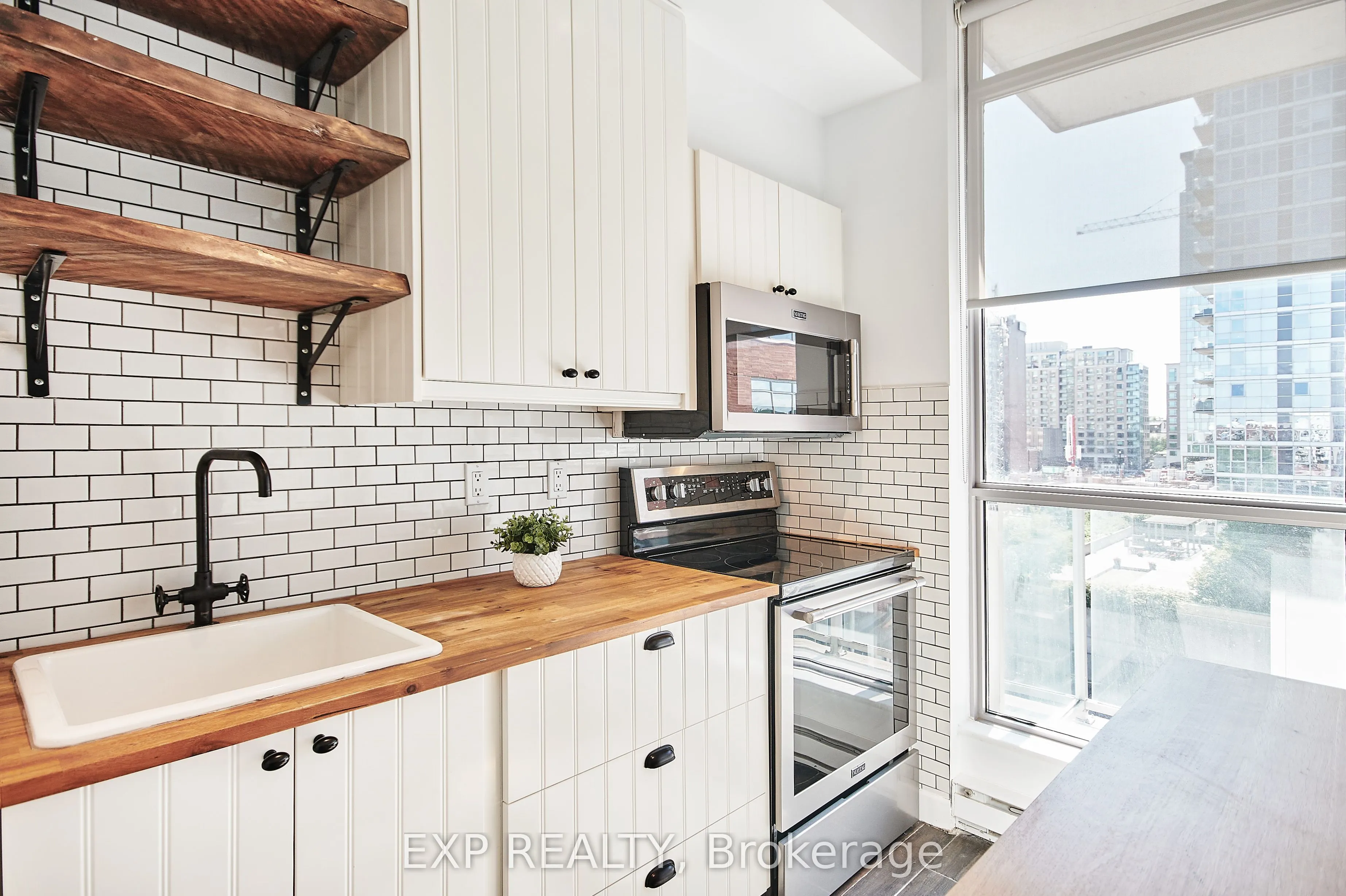 180 York Street, #606