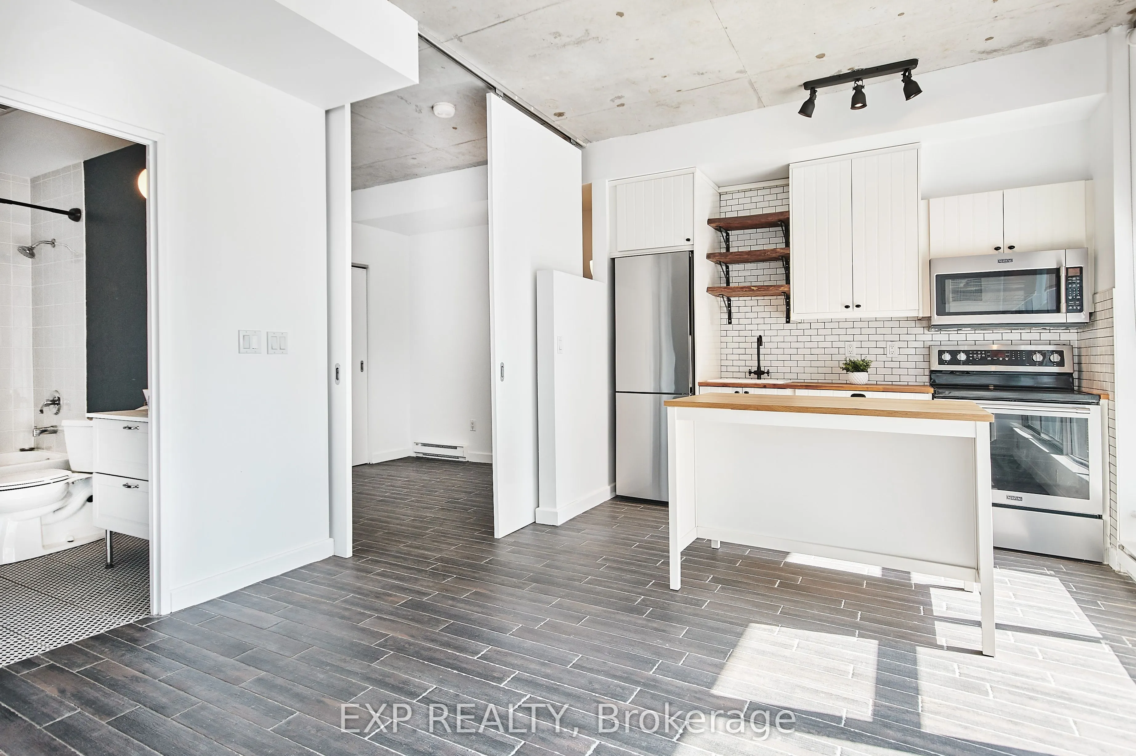 180 York Street, #606