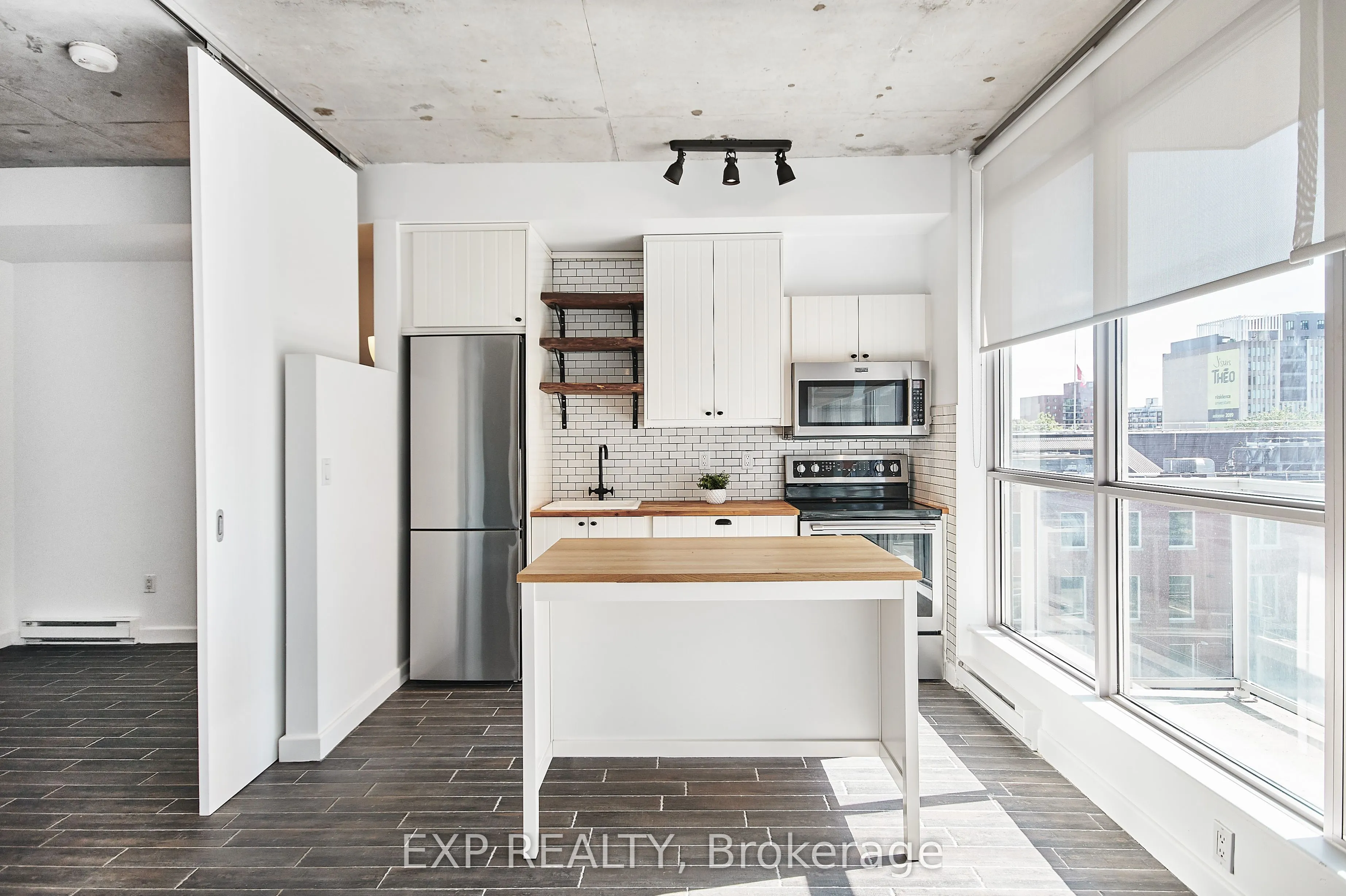 180 York Street, #606