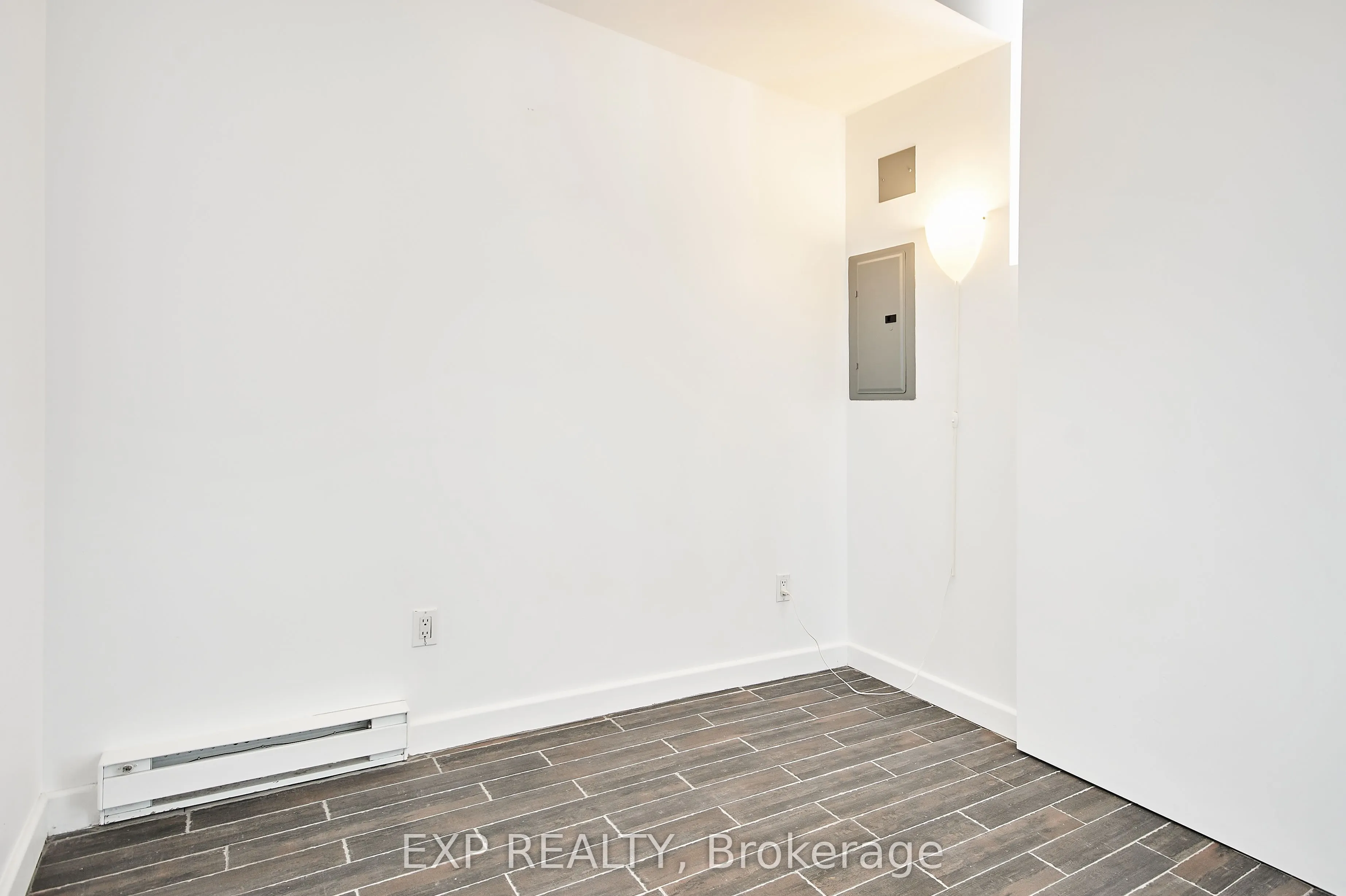 180 York Street, #606