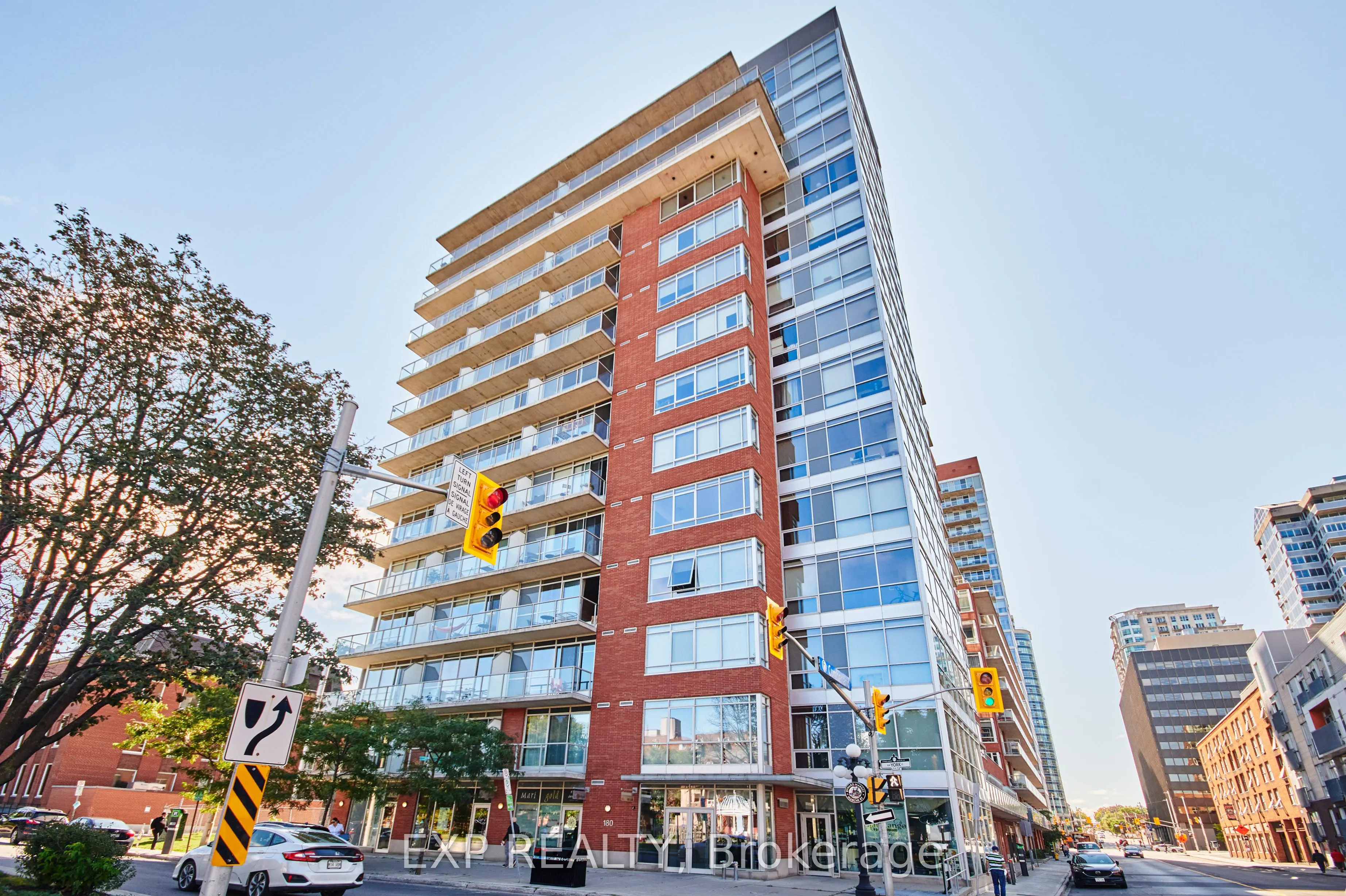 180 York Street, #606