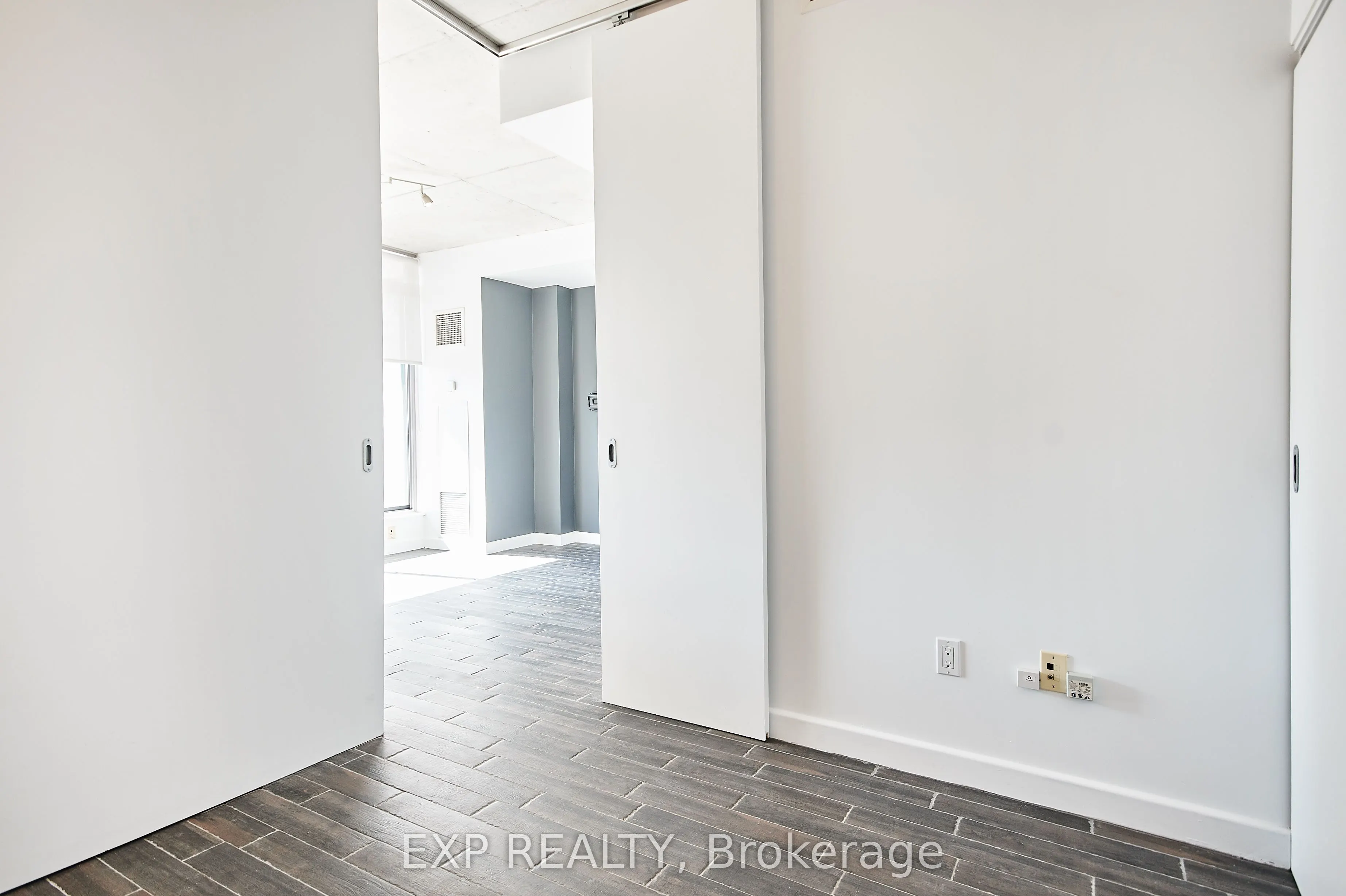 180 York Street, #606