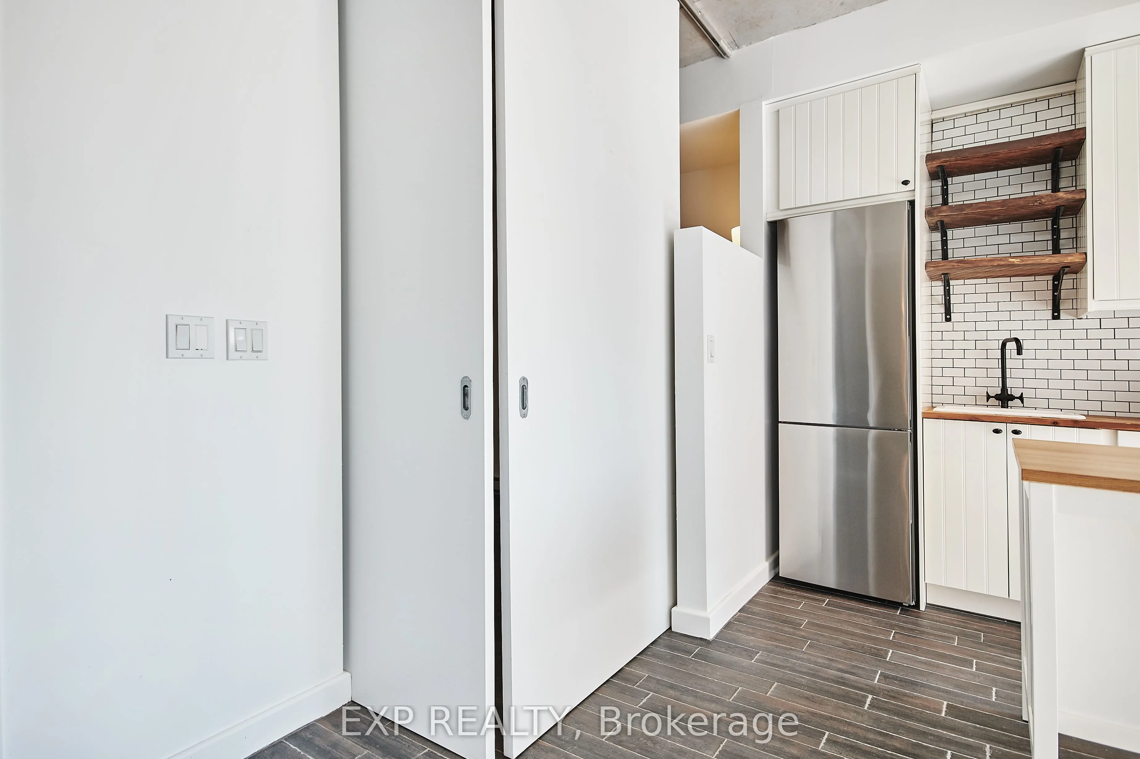 180 York Street, #606