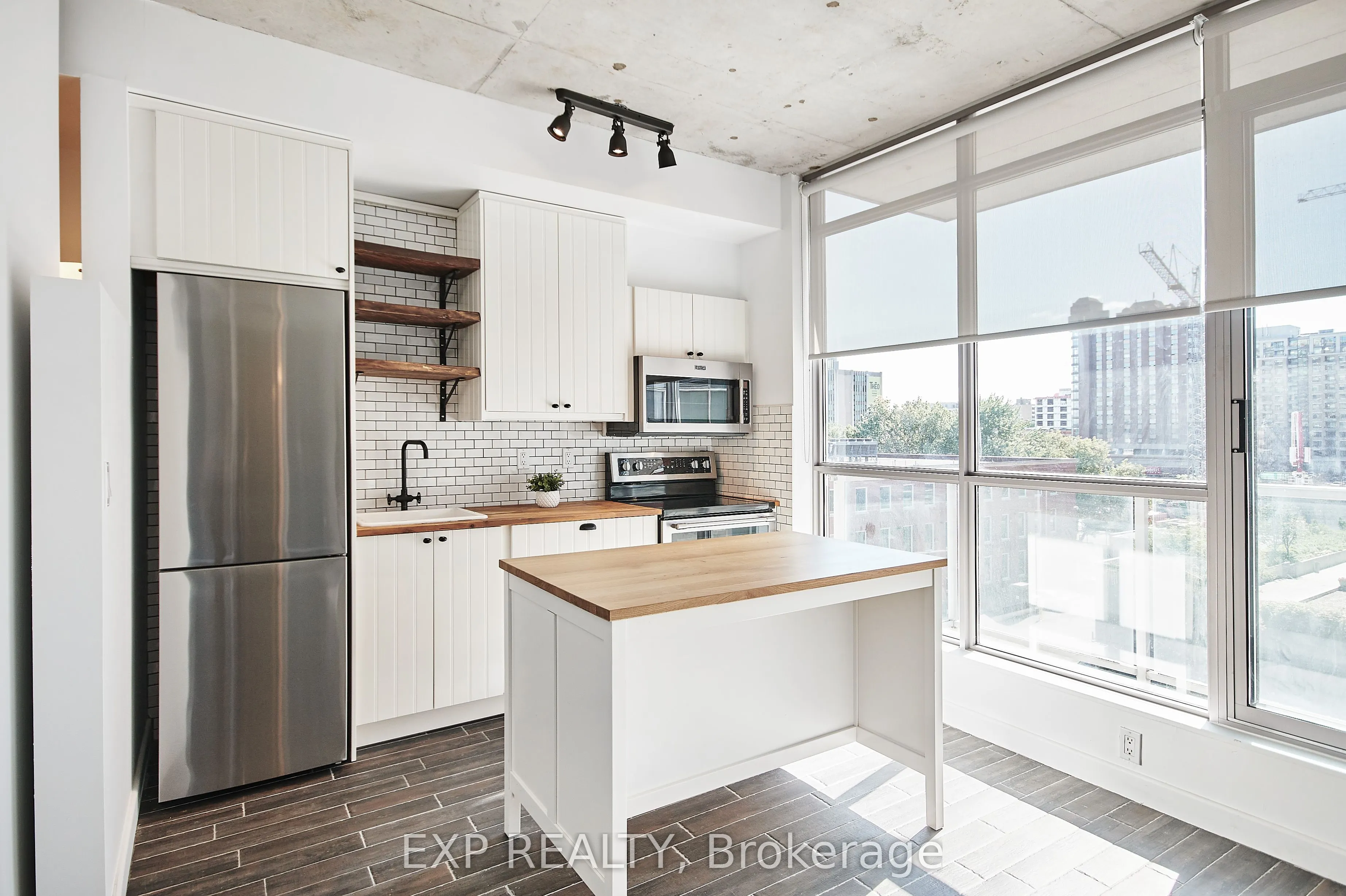 180 York Street, #606