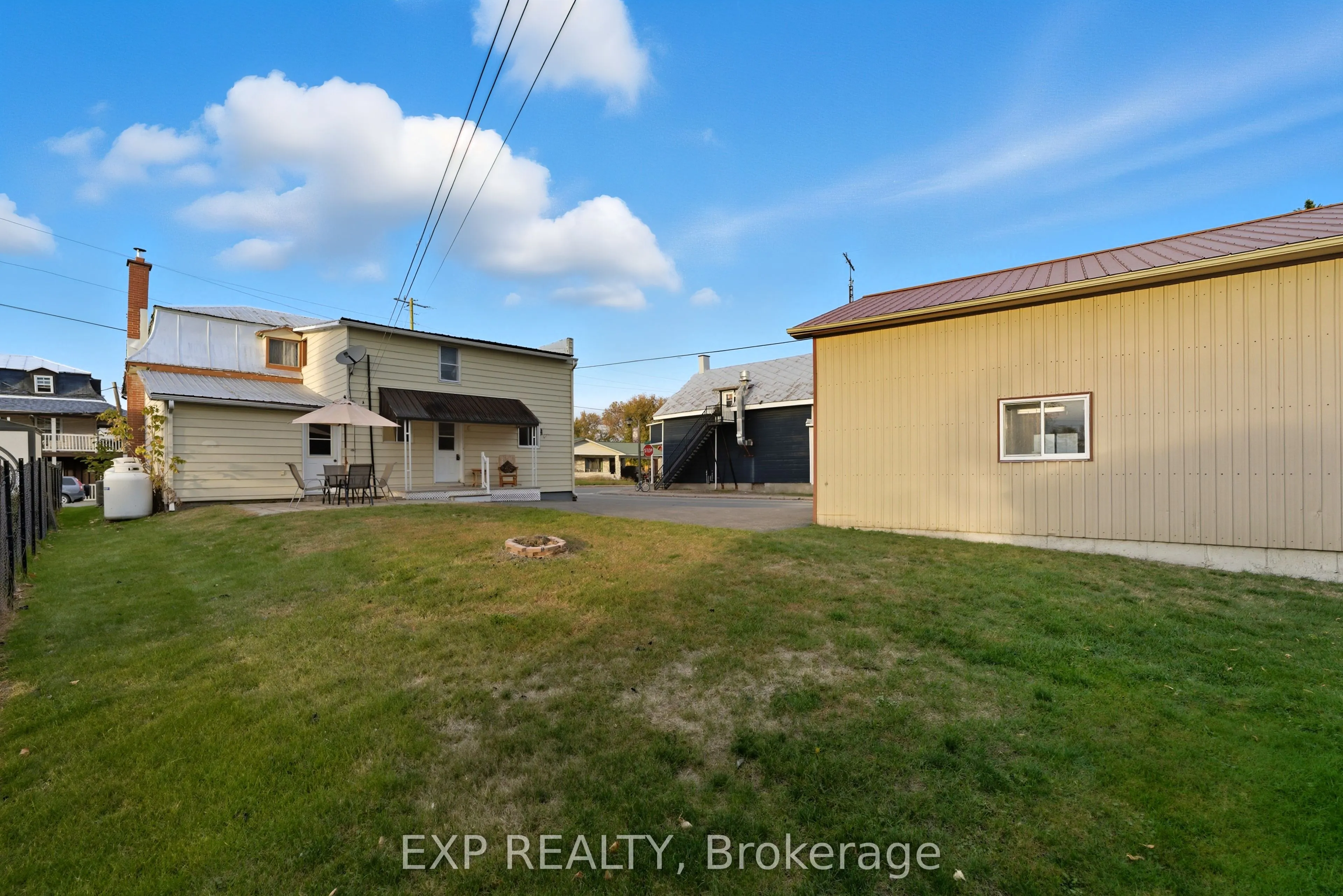 2110 Lajoie Street
