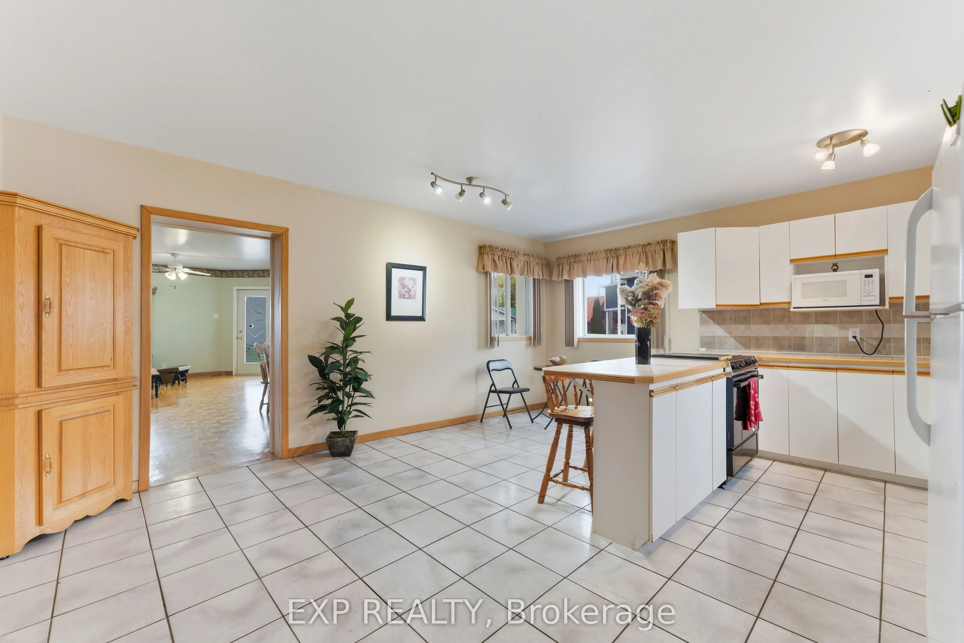 2110 Lajoie Street