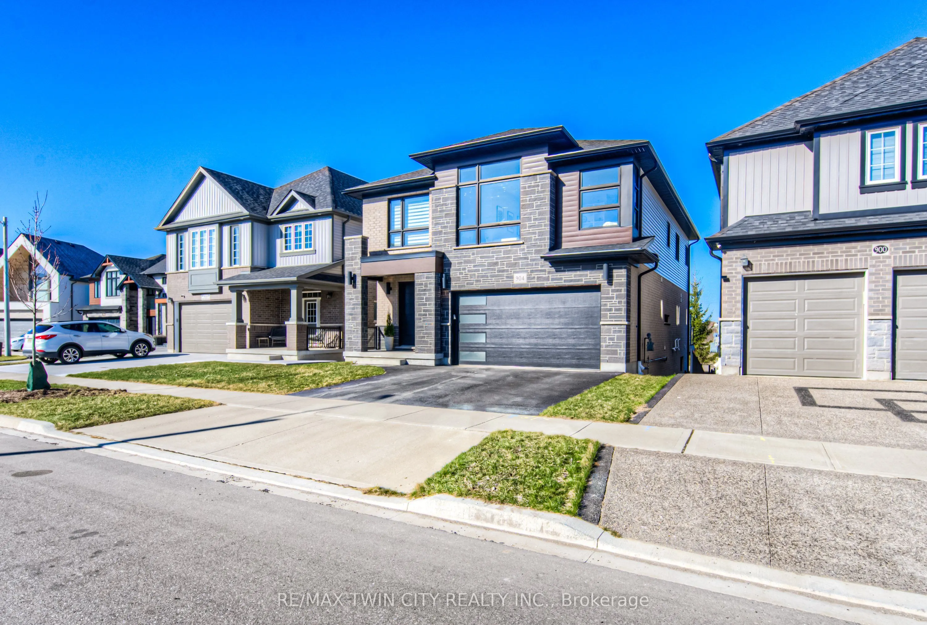 904 Thomas Pedder Court