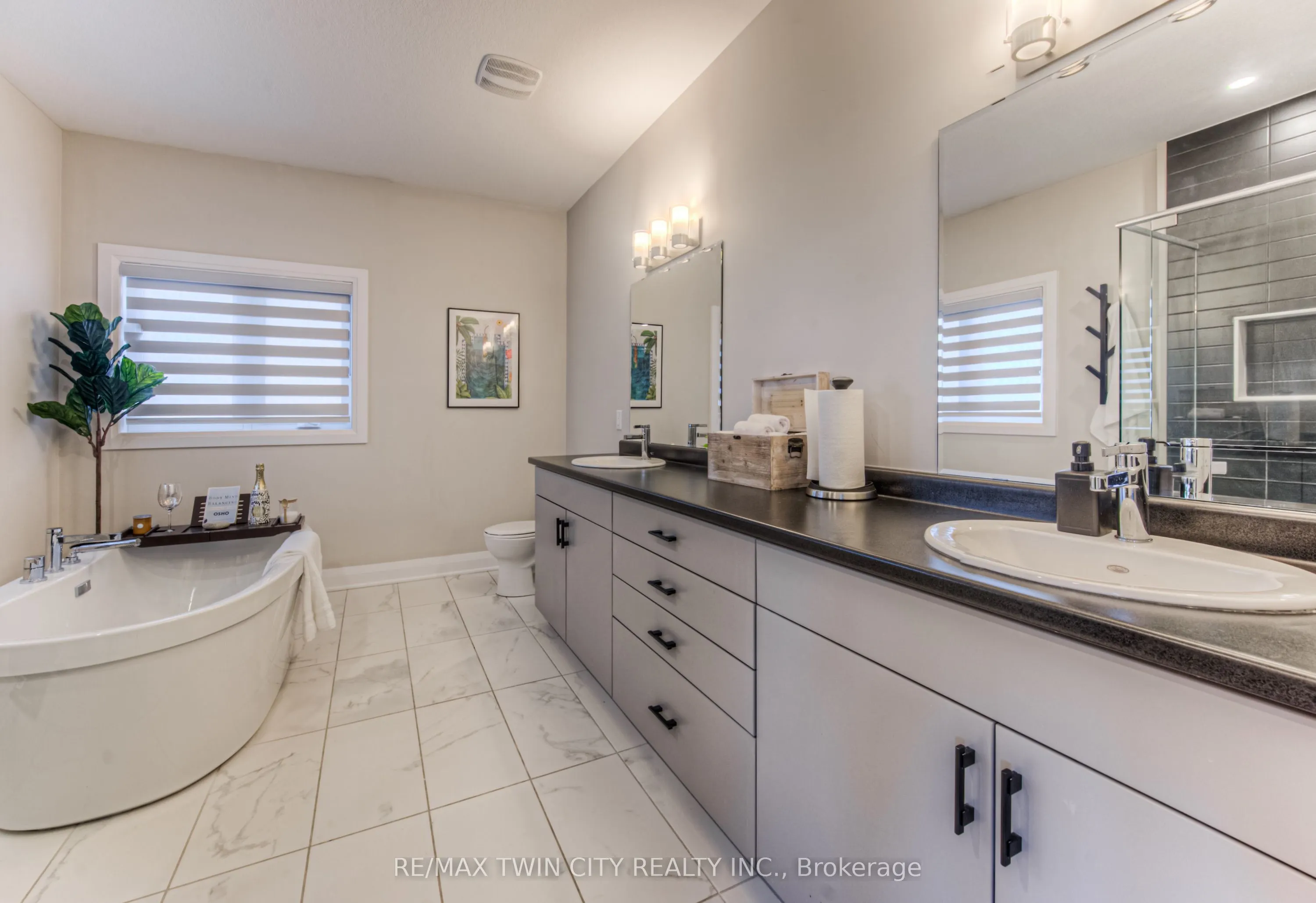 904 Thomas Pedder Court