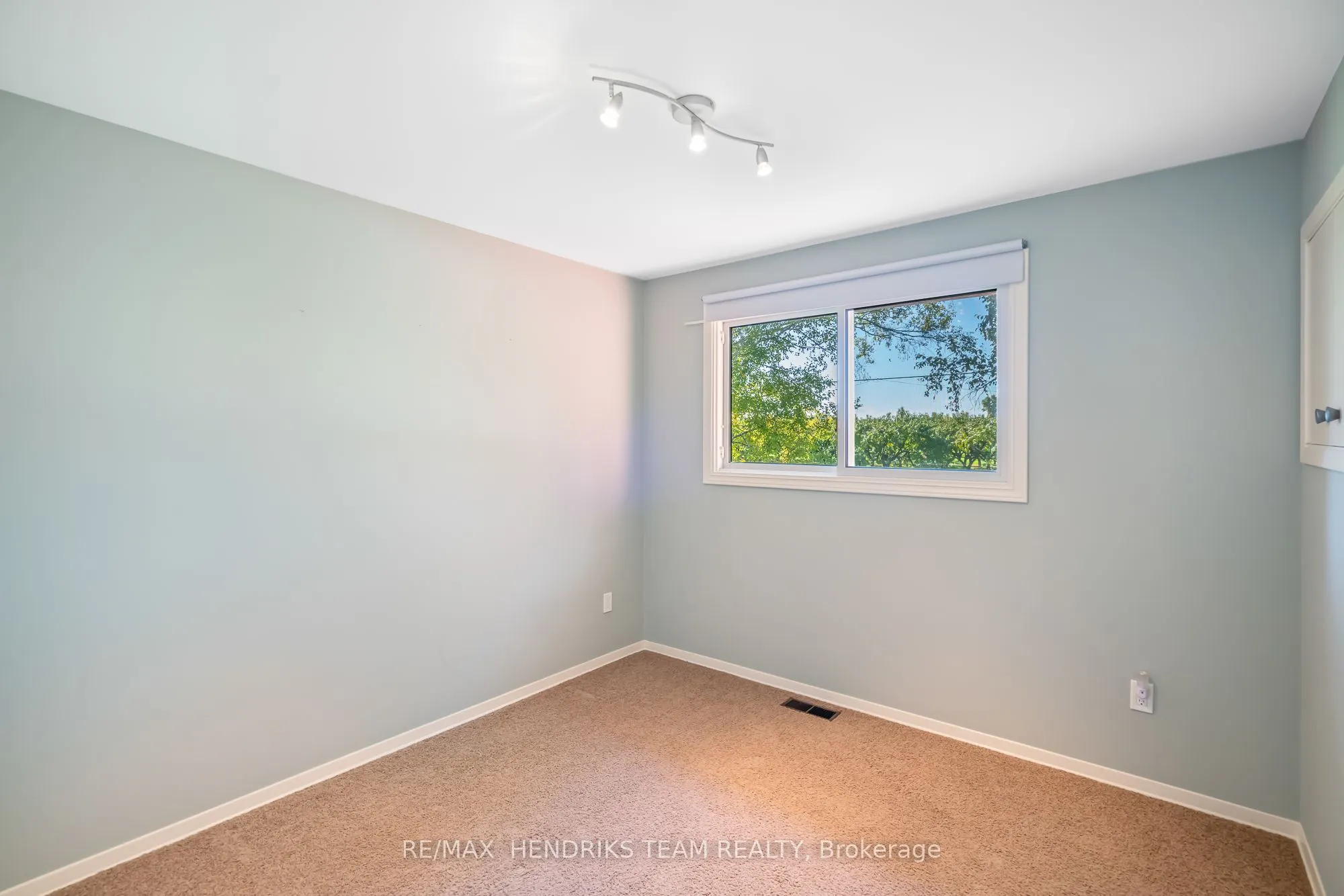 1521 Irvine Road