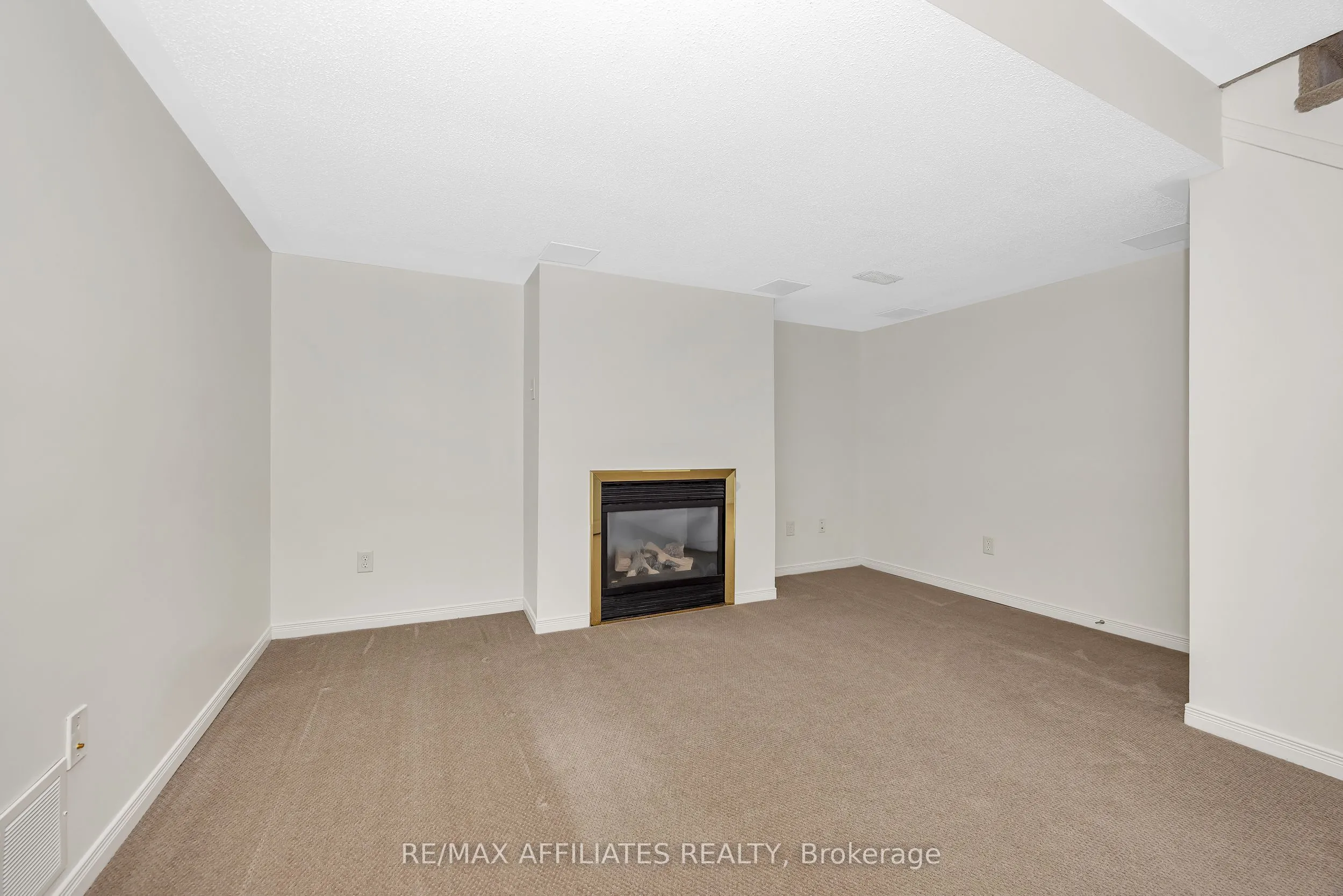 17 Kirkstone Private E