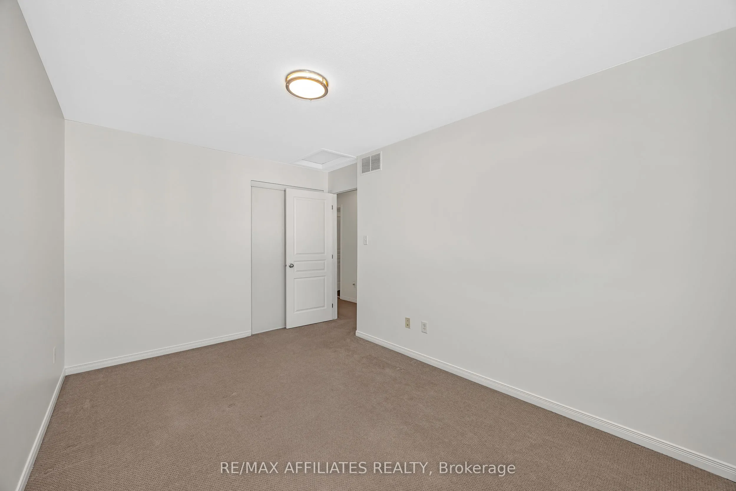17 Kirkstone Private E