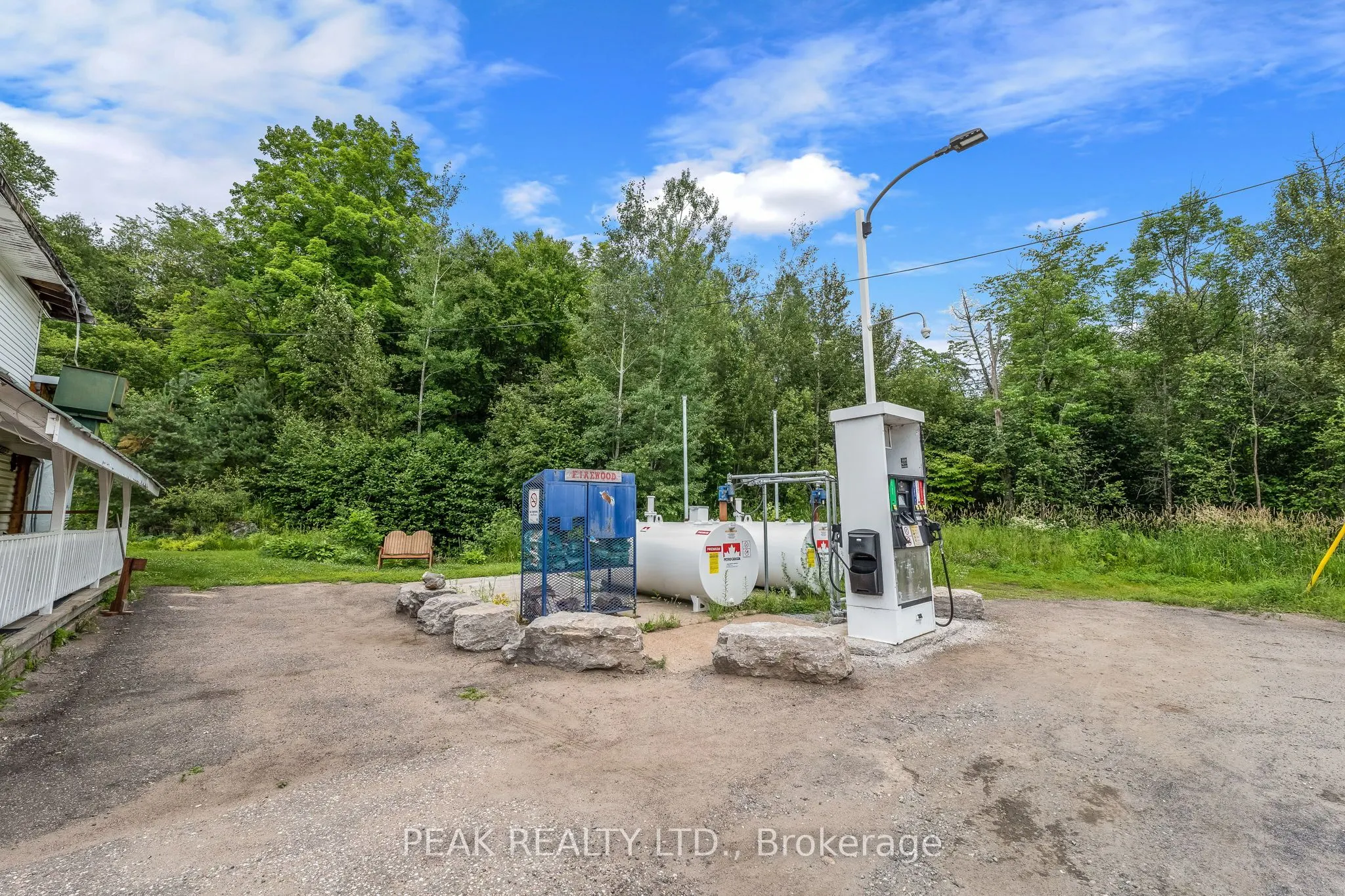 22353 Highway 41