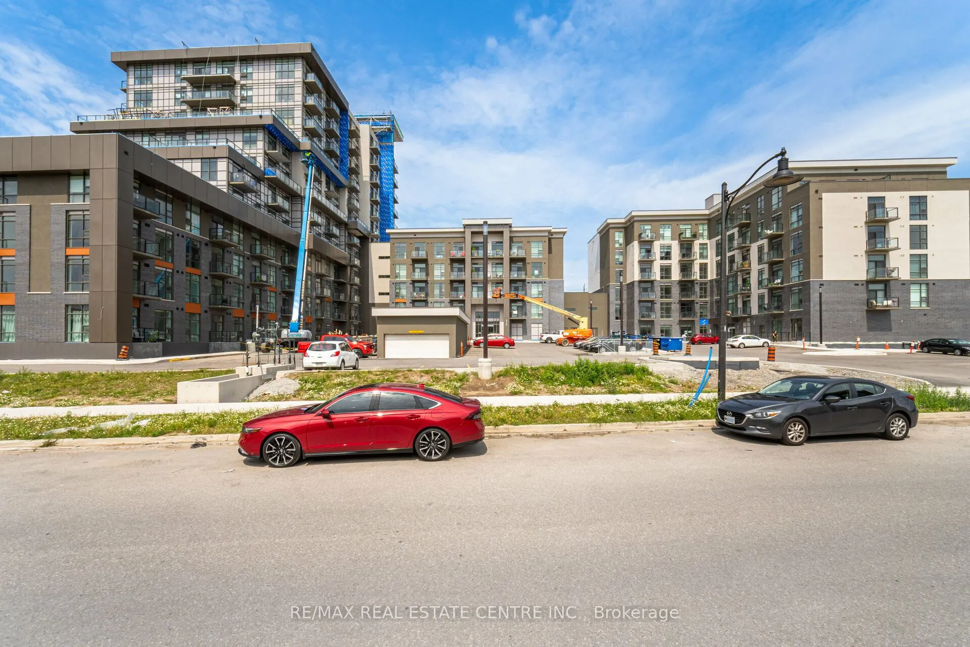 470 Dundas Street E, #329