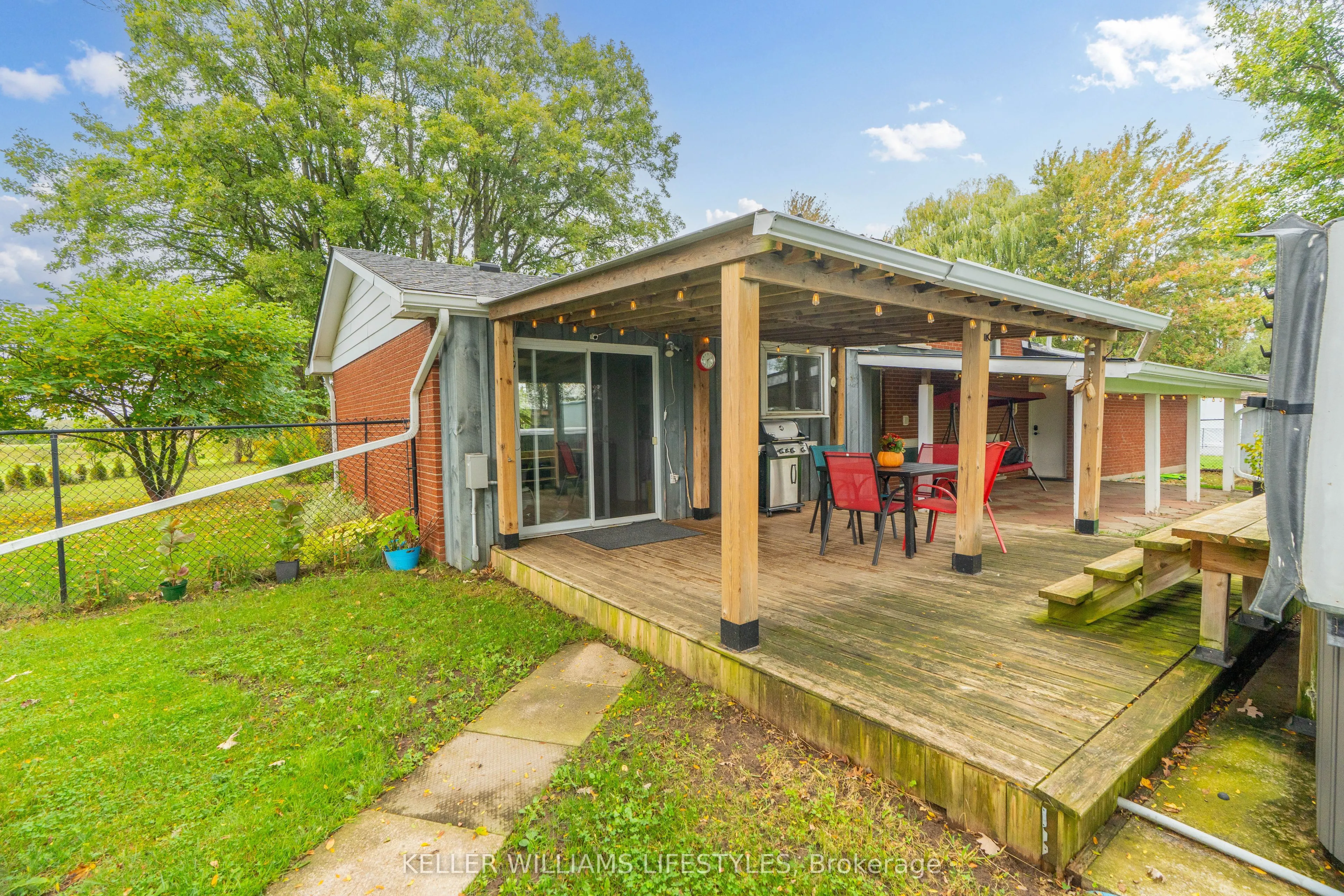 8749 Longwoods Road