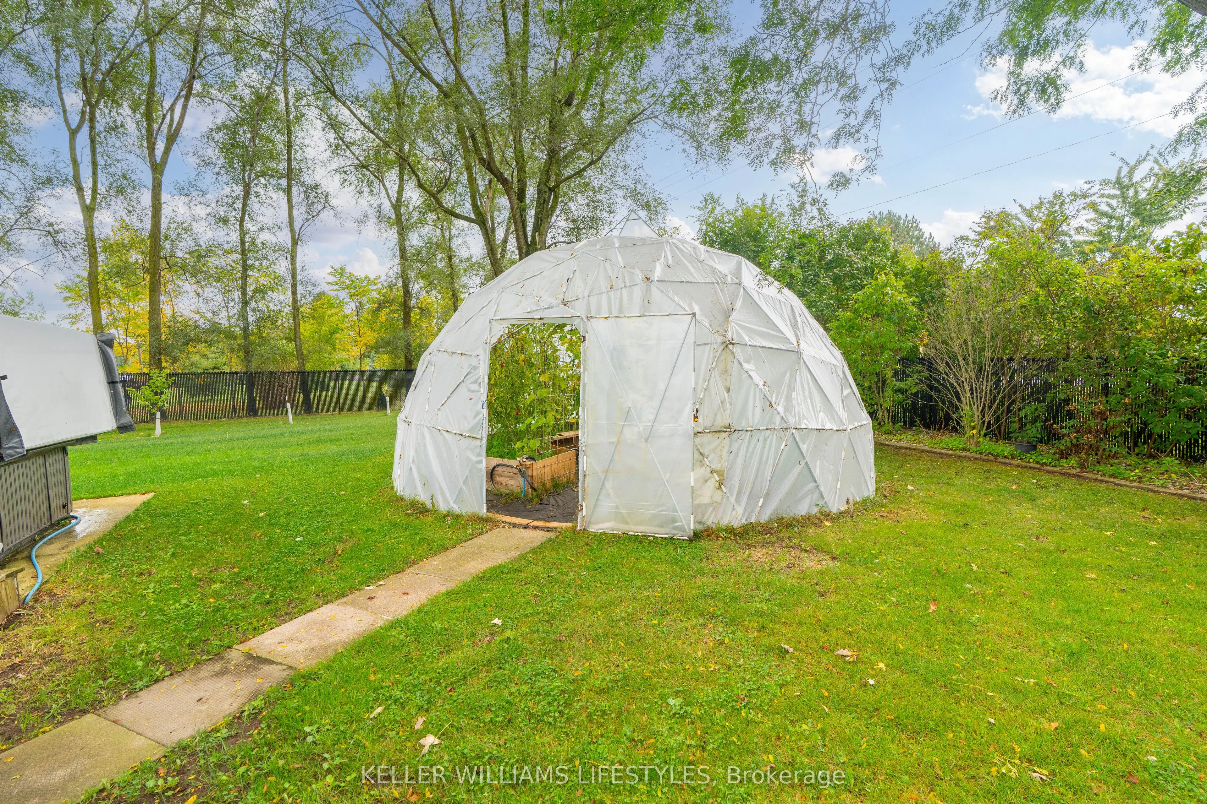 8749 Longwoods Road