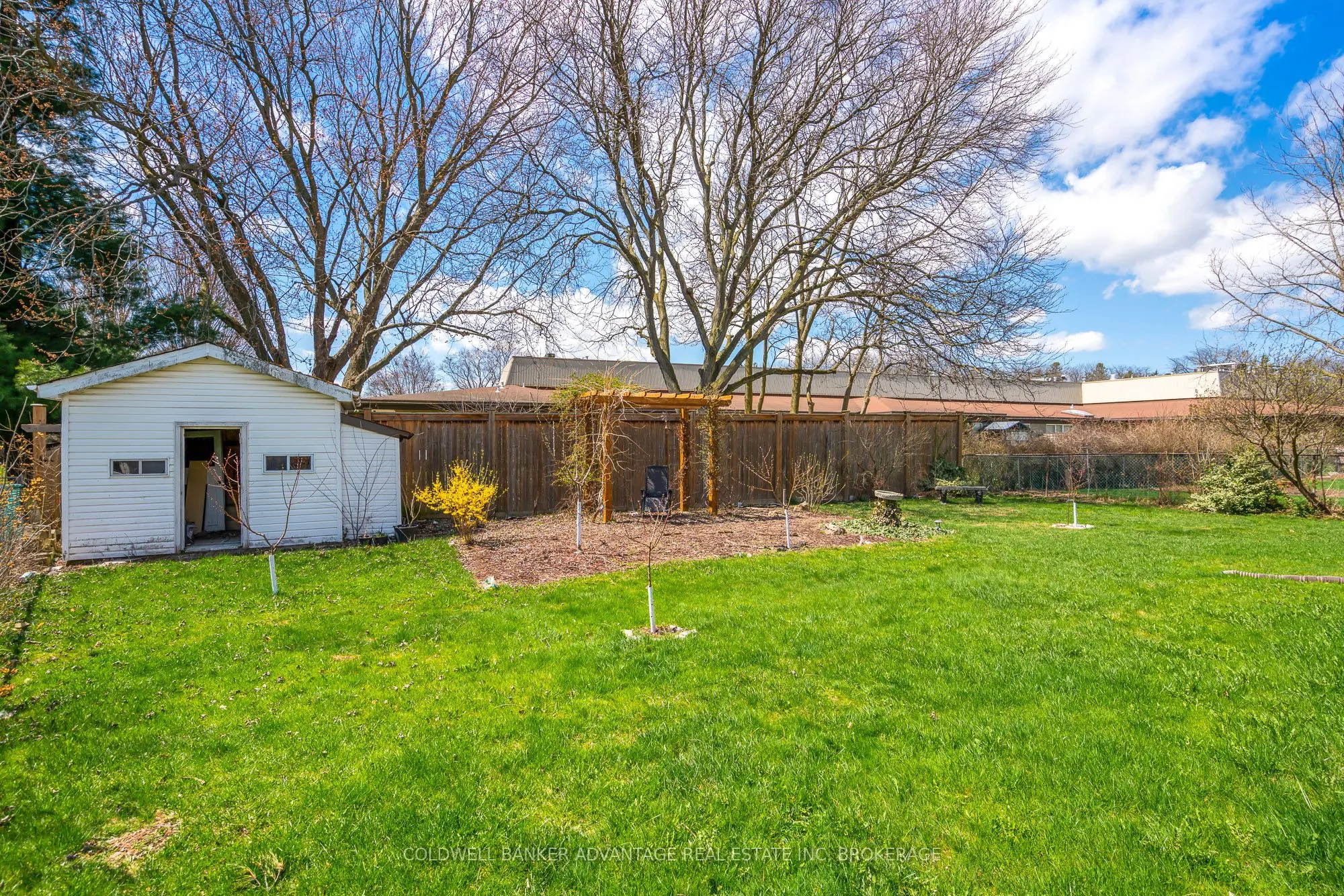 6808 Corwin Crescent