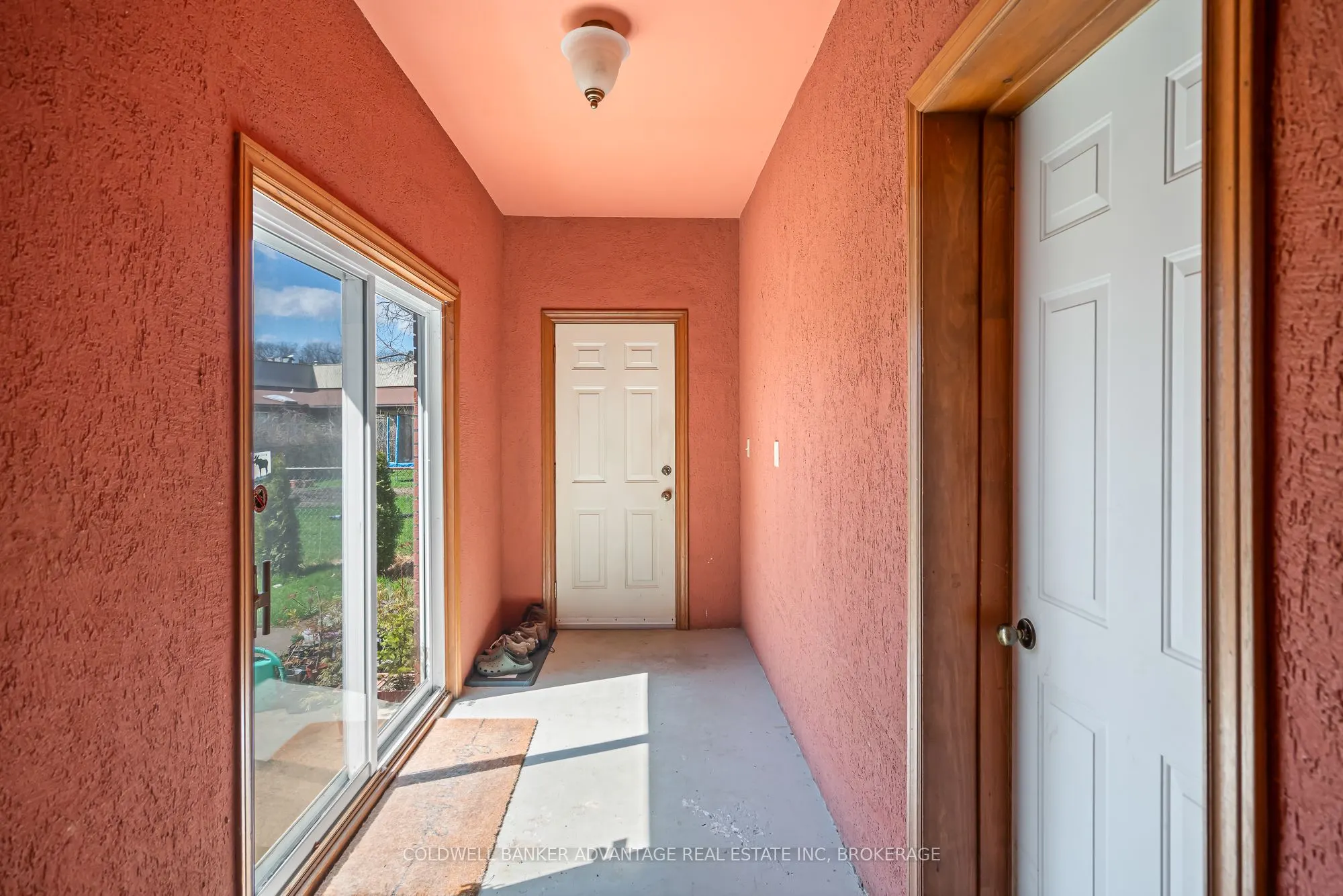 6808 Corwin Crescent