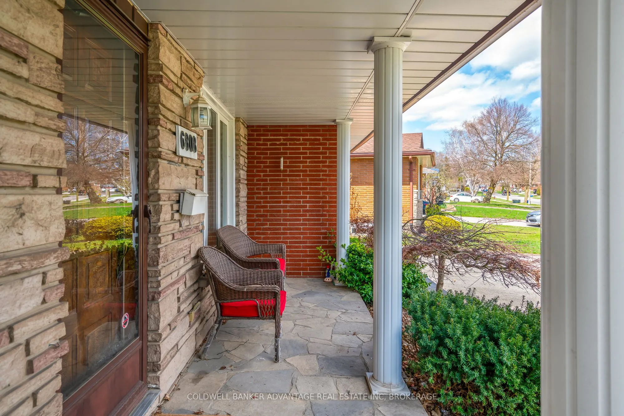 6808 Corwin Crescent
