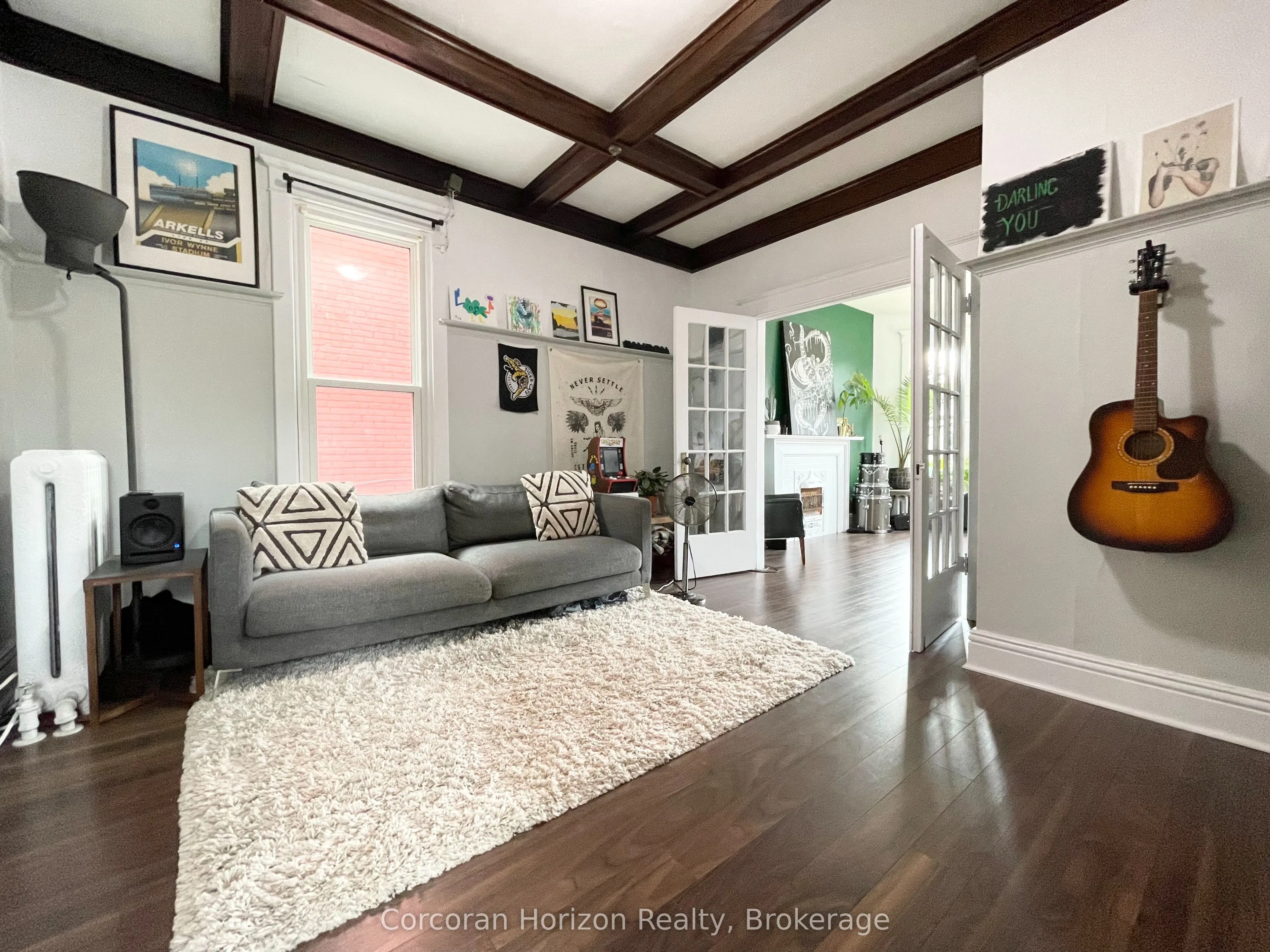 547-549 Main Street E